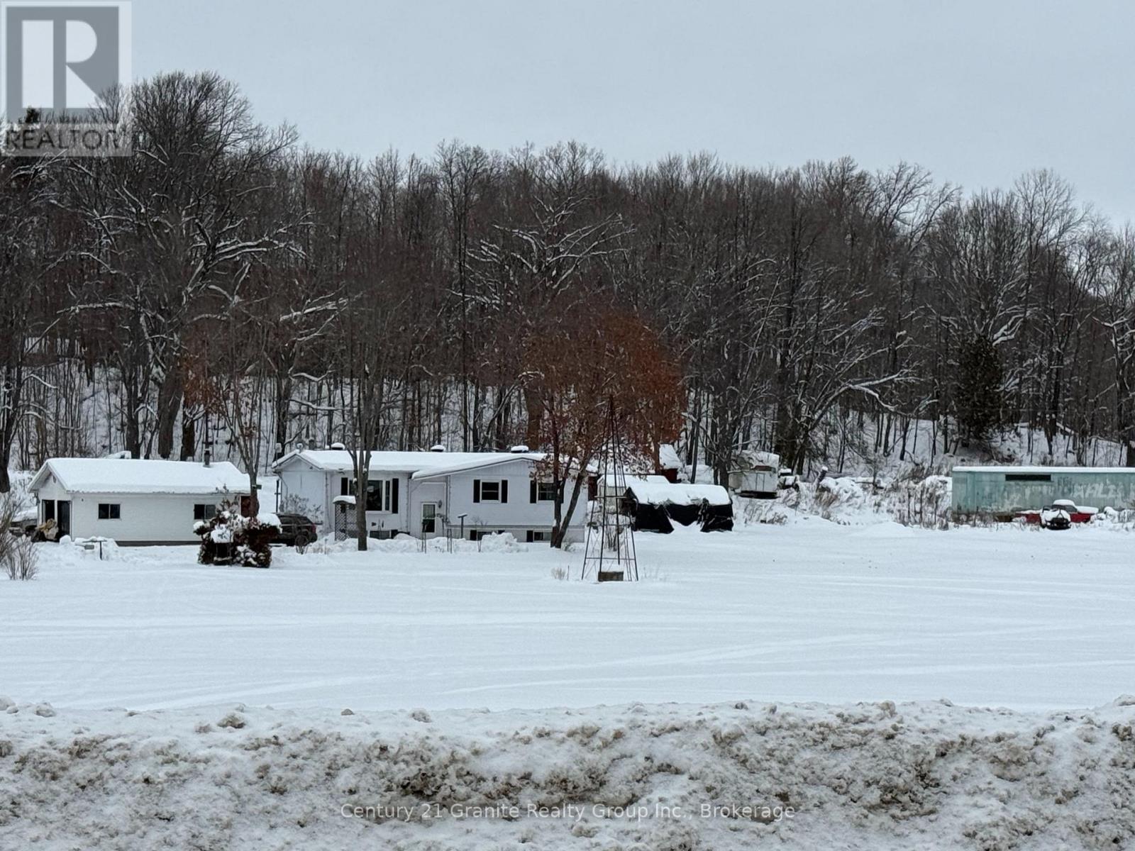 1028 CRABBE LANE, Dysart et al, Ontario