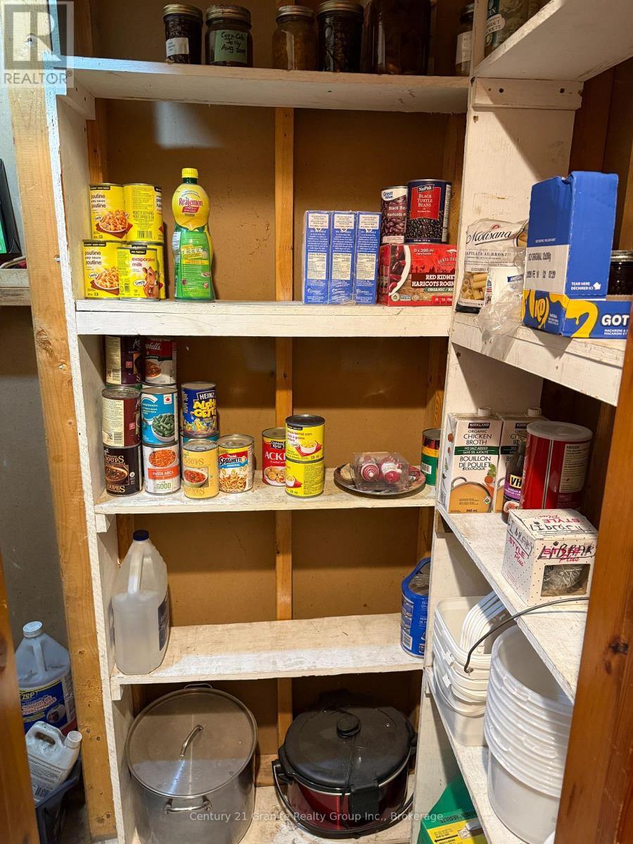 1028 Crabbe Lane, Dysart Et Al, Ontario K0M 1S0 - Photo 17 - X12635716