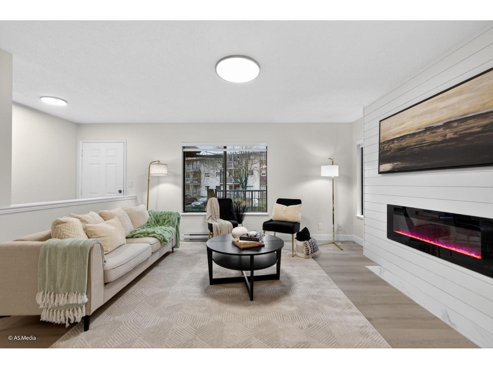 803 10620 150 Street, Surrey, British Columbia  V3R 7S1 - Photo 2 - R3072664