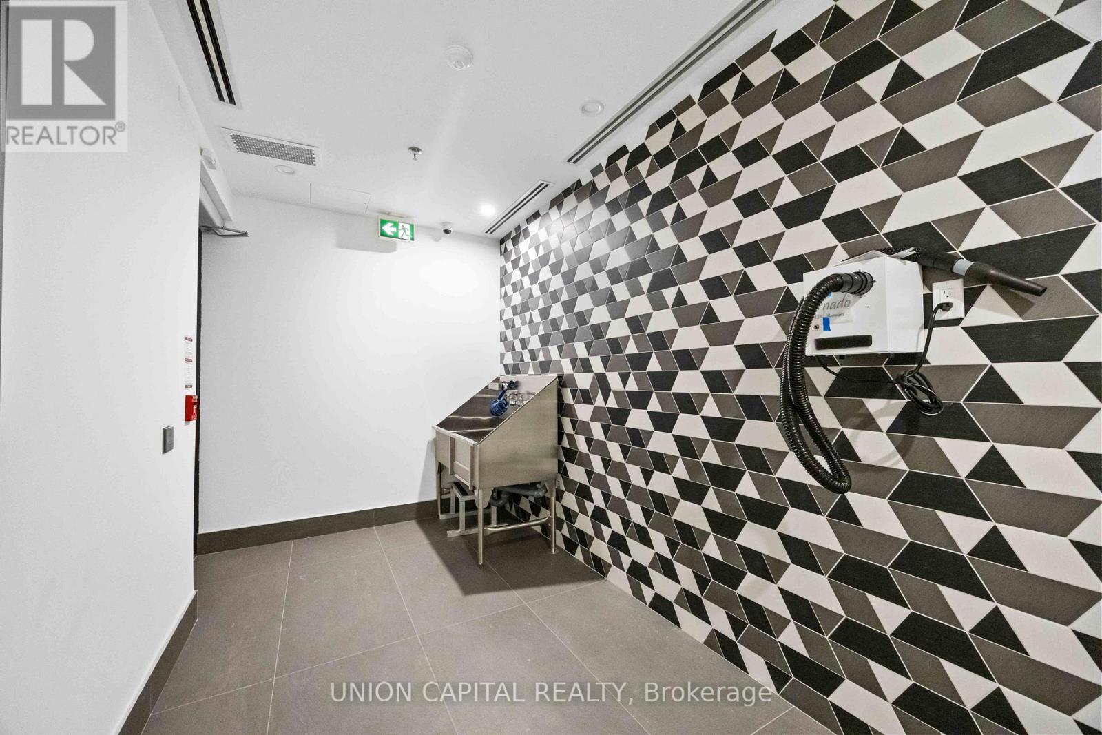 710 - 1037 The Queensway, Toronto (Islington-City Centre West), Ontario  M8Z 6C7 - Photo 29 - W12632288