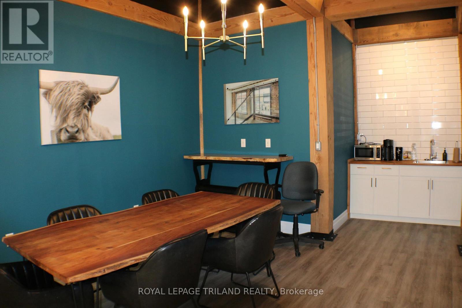 103 - 613 Talbot Street, St. Thomas, Ontario  N5P 1C6 - Photo 3 - X12635748