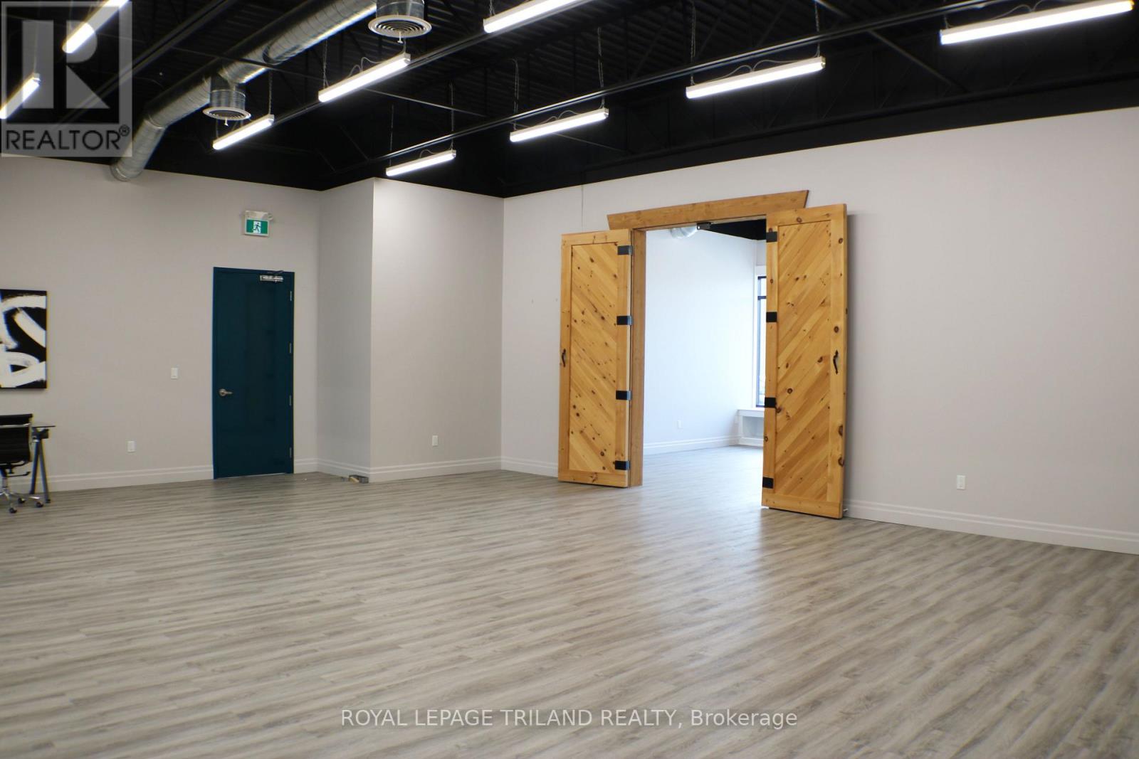 103 - 613 Talbot Street, St. Thomas, Ontario  N5P 1C6 - Photo 5 - X12635748