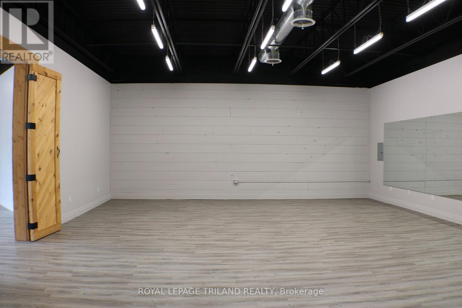 103 - 613 Talbot Street, St. Thomas, Ontario  N5P 1C6 - Photo 7 - X12635748