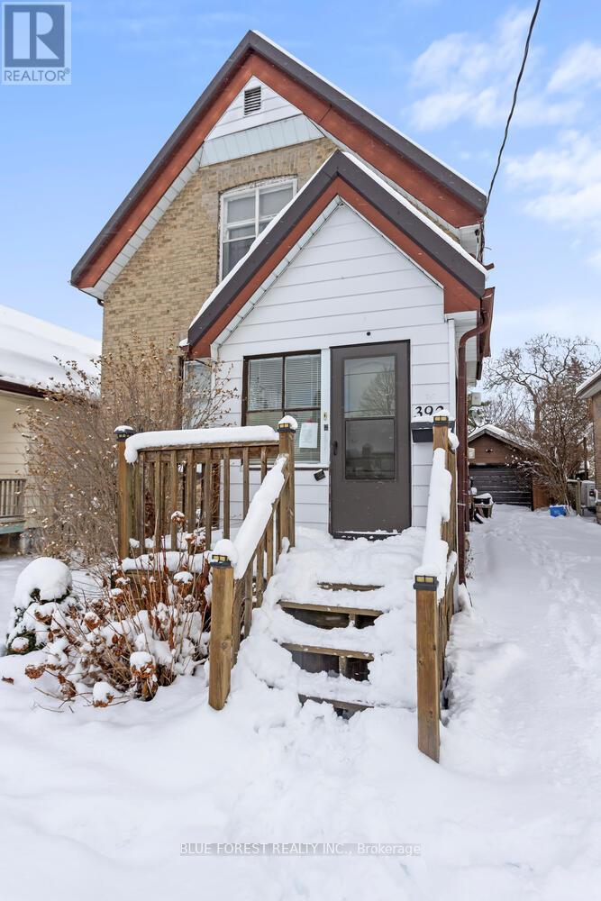 392 Spruce Street, London East (East H), Ontario  N5W 4N7 - Photo 3 - X12635754