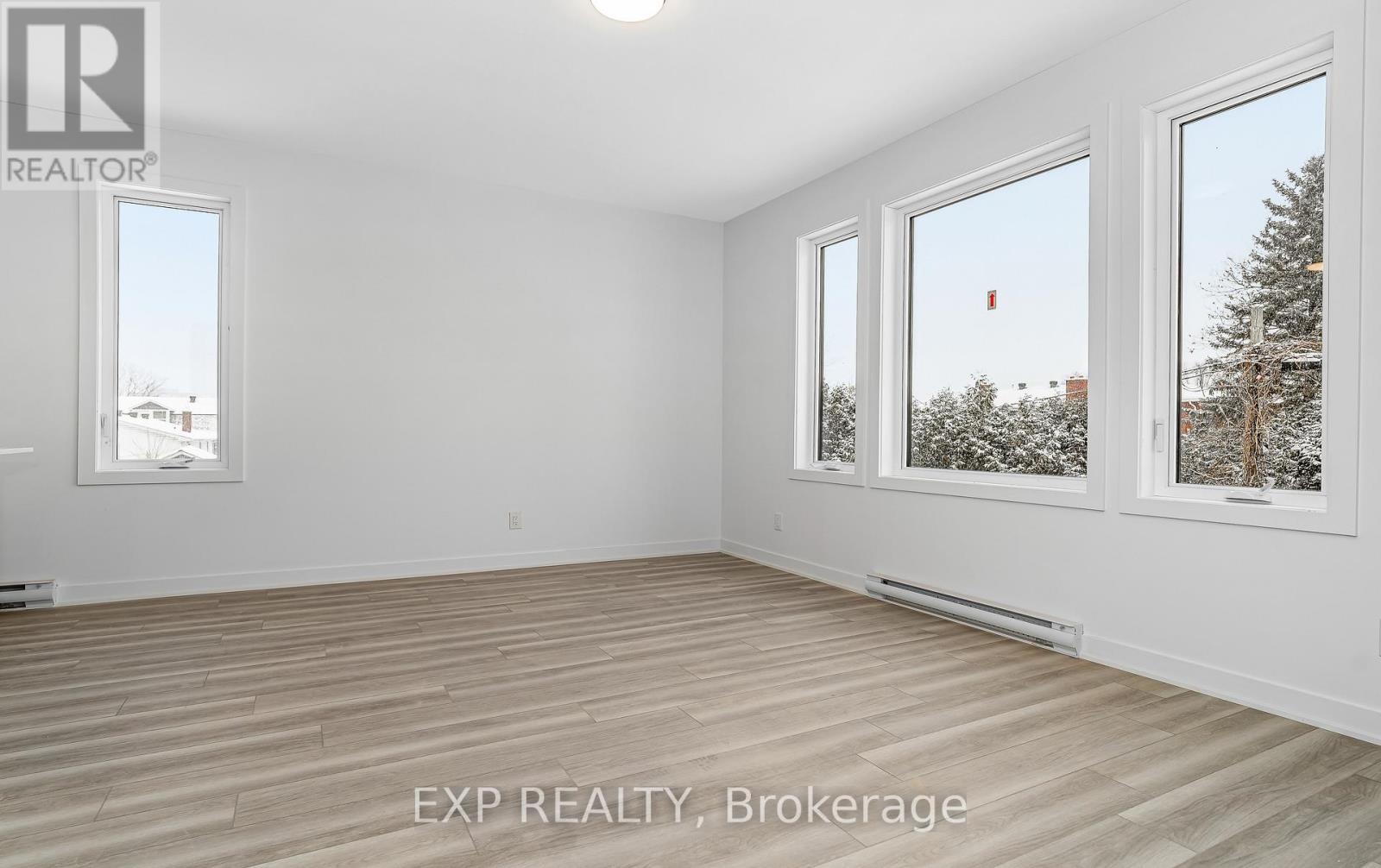 Unit A - 1369 Louis Lane, Ottawa, Ontario  K1B 3P2 - Photo 7 - X12635742