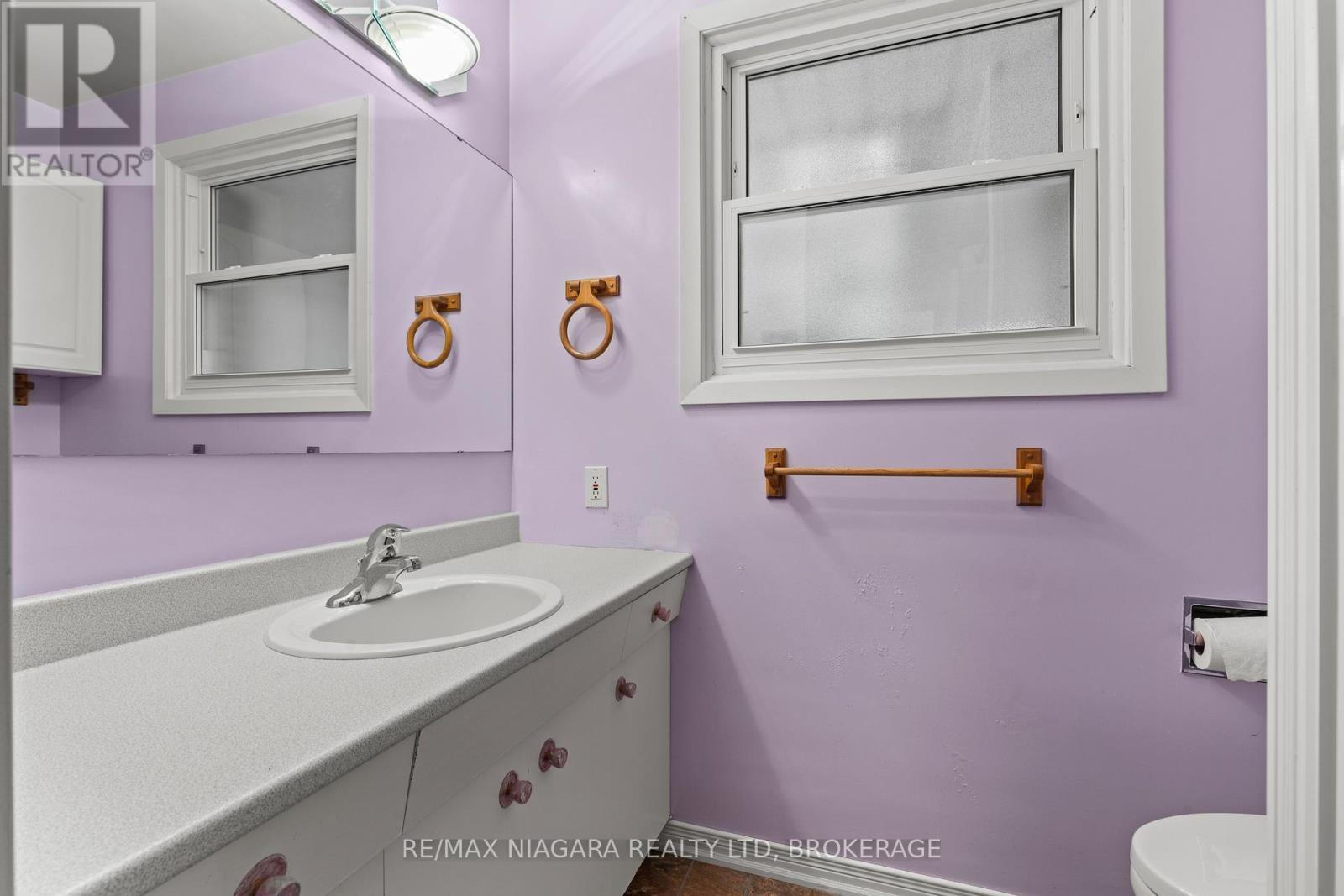 50 Royal Manor Drive, St. Catharines (Carlton/bunting), Ontario  L2M 4L6 - Photo 16 - X12635738