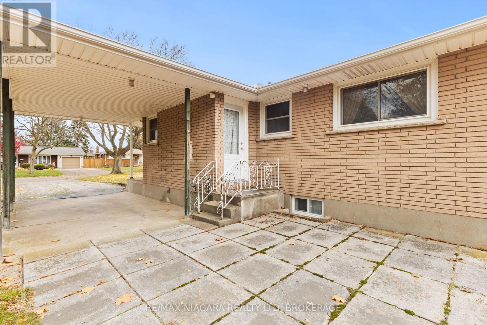 50 Royal Manor Drive, St. Catharines (Carlton/bunting), Ontario  L2M 4L6 - Photo 26 - X12635738