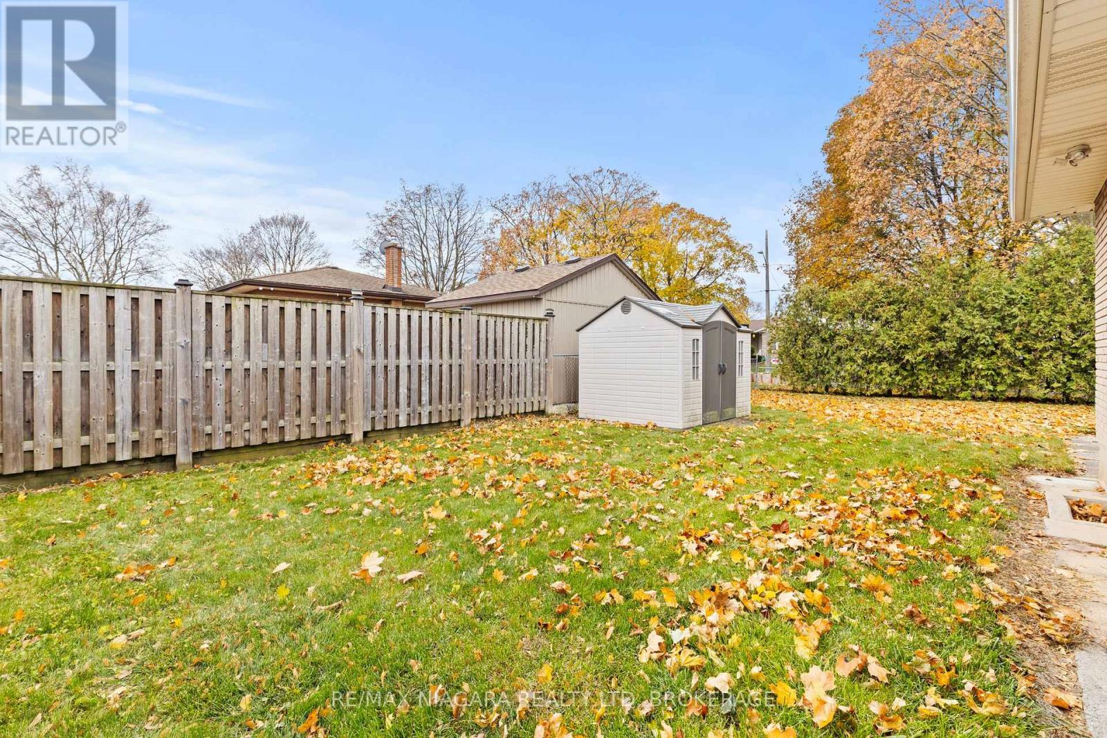 50 Royal Manor Drive, St. Catharines (Carlton/bunting), Ontario  L2M 4L6 - Photo 28 - X12635738