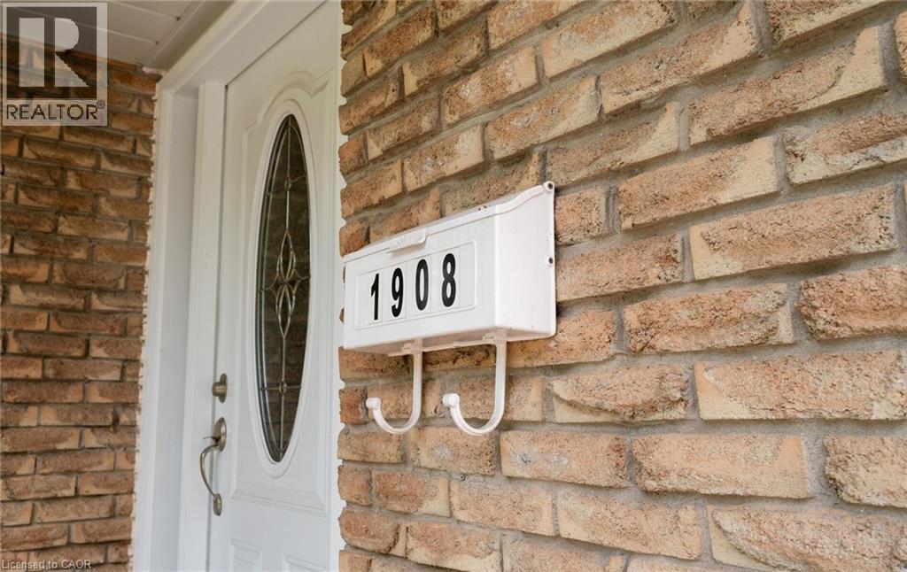 1908 Bonnymede Drive, Mississauga, Ontario  L5J 1E1 - Photo 3 - 40771884