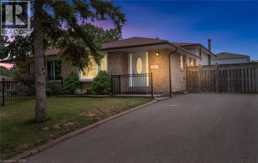 1908 Bonnymede Drive, Mississauga, Ontario  L5J 1E1 - Photo 2 - 40771884