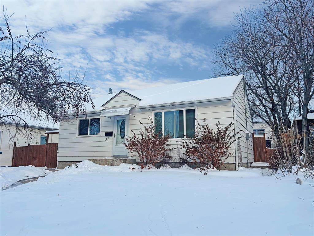 425 Dennis Street, Brandon, Manitoba