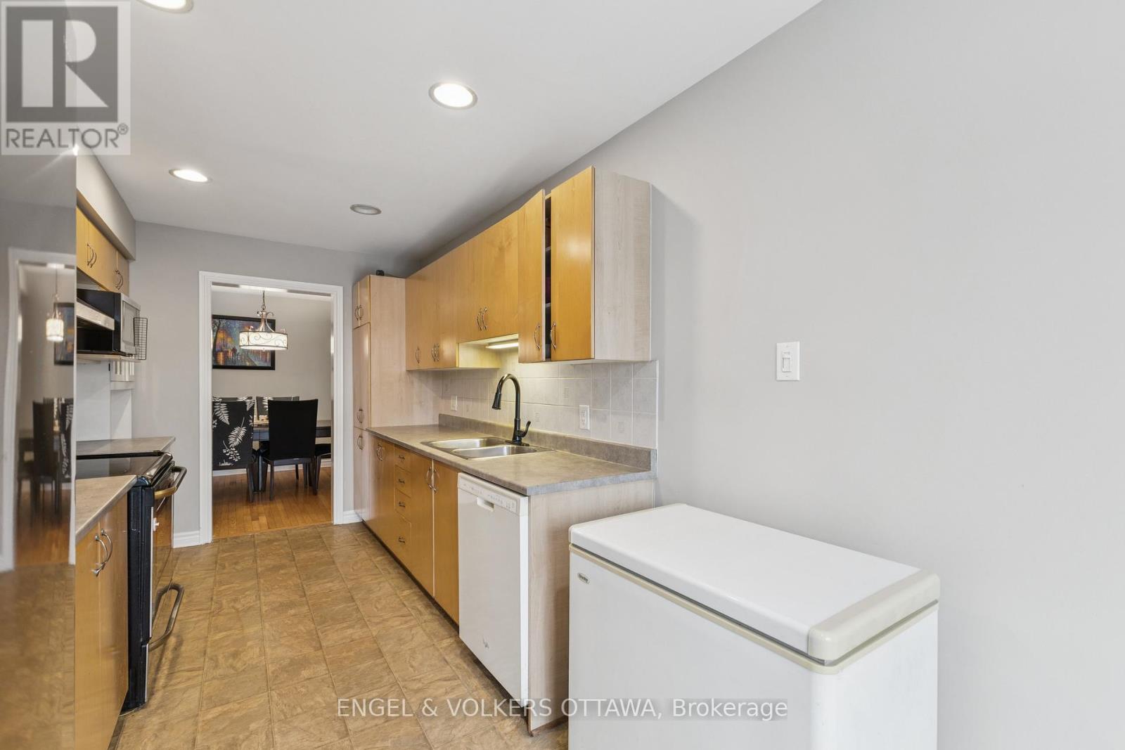 507 Salzburg Drive, Ottawa, Ontario  K4A 0C6 - Photo 13 - X12576428