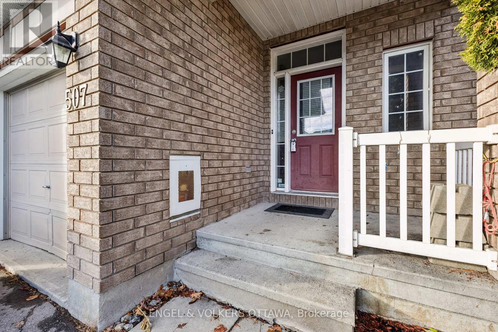 507 Salzburg Drive, Ottawa, Ontario  K4A 0C6 - Photo 4 - X12576428