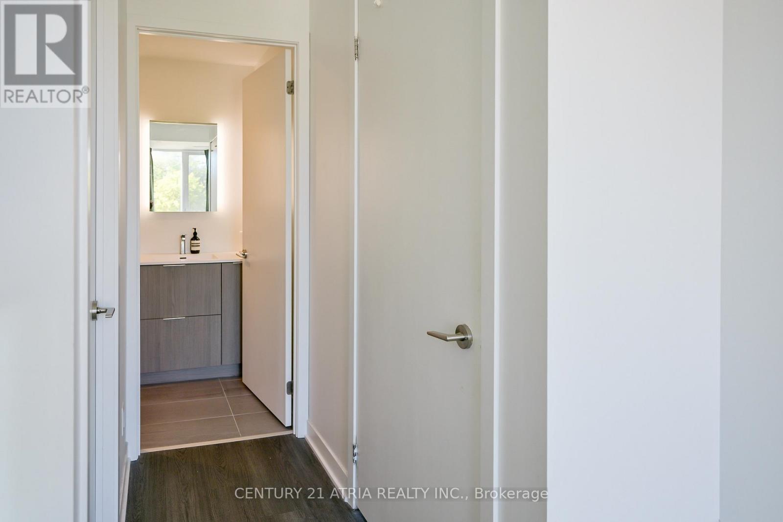 303 - 185 Alberta Avenue, Toronto, Ontario  M6C 0A5 - Photo 5 - C12635708