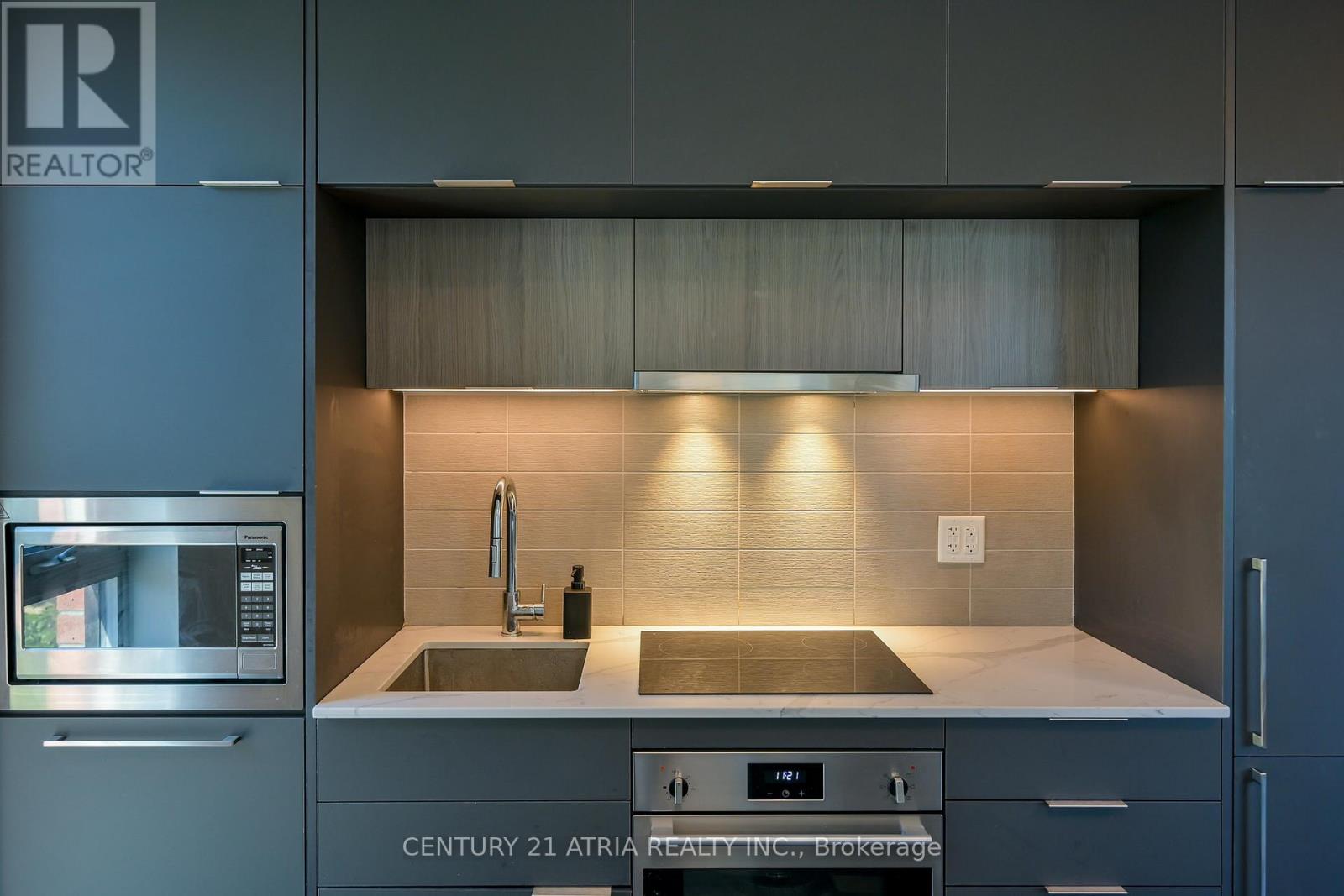 303 - 185 Alberta Avenue, Toronto, Ontario  M6C 0A5 - Photo 9 - C12635708