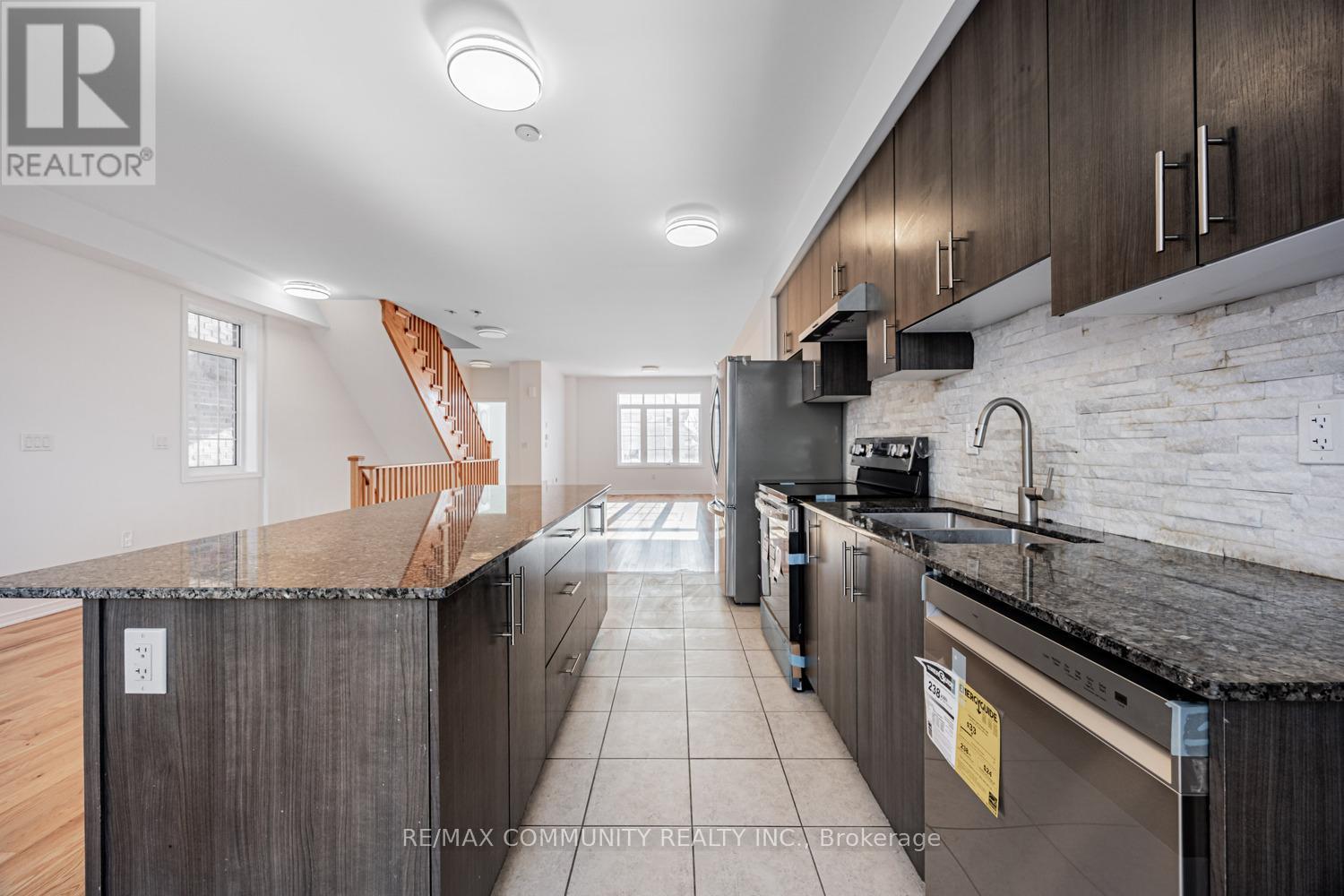 4 Healthcote Lane, Ajax, Ontario  L1Z 0V2 - Photo 14 - E12635750