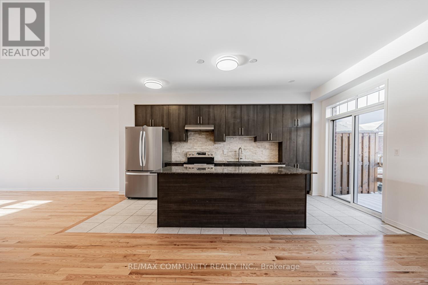 4 Healthcote Lane, Ajax, Ontario  L1Z 0V2 - Photo 16 - E12635750