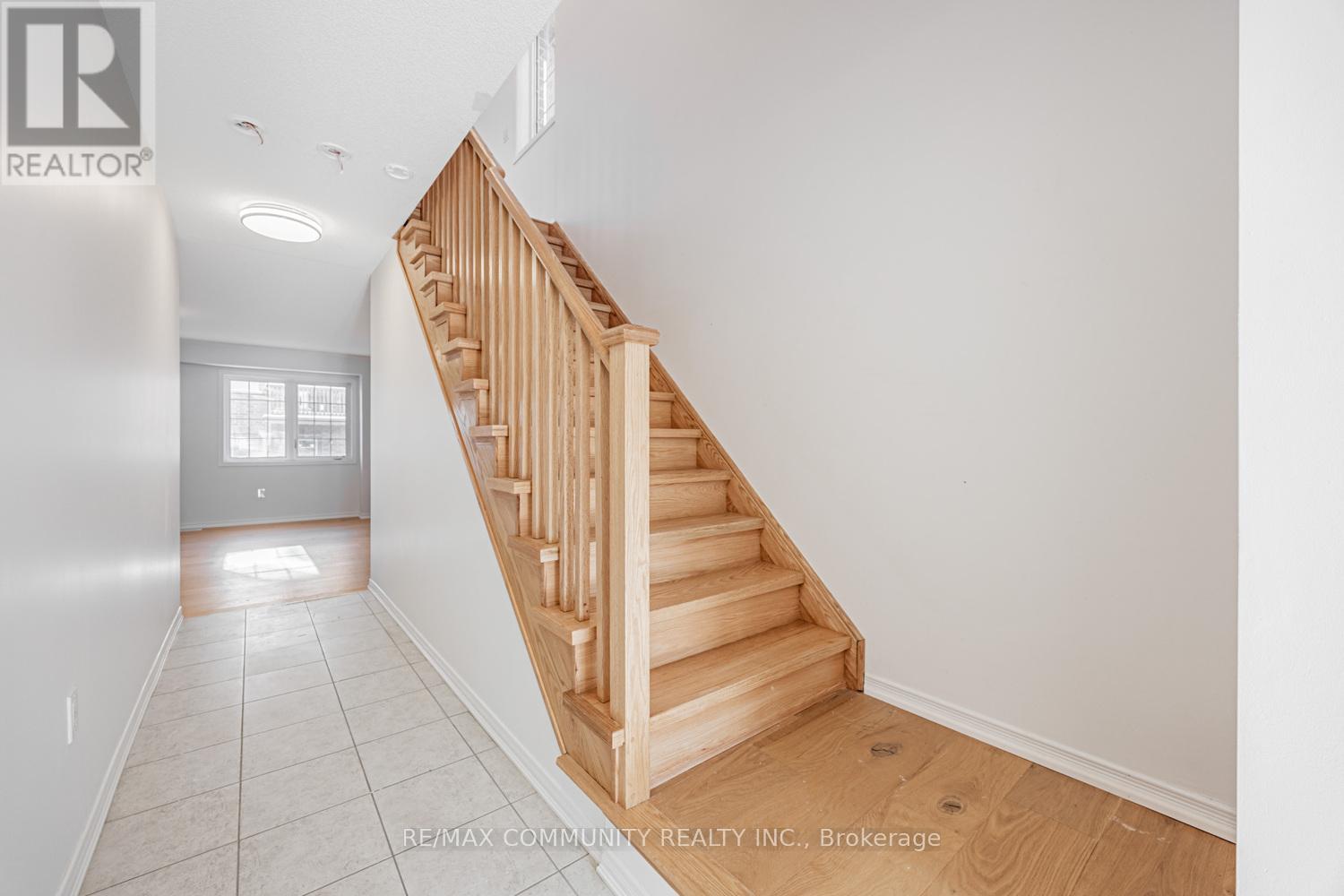 4 Healthcote Lane, Ajax, Ontario  L1Z 0V2 - Photo 4 - E12635750