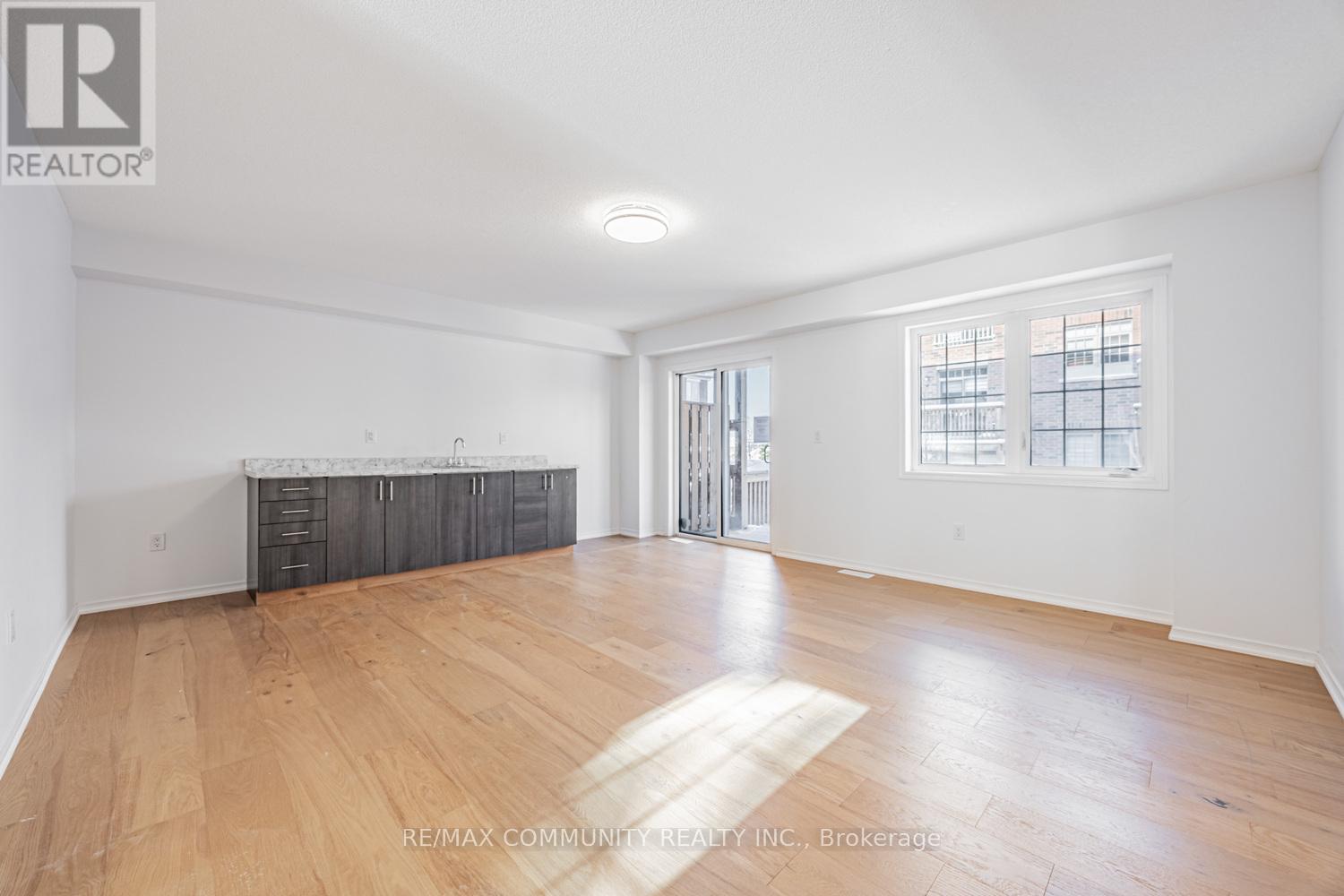 4 Healthcote Lane, Ajax, Ontario  L1Z 0V2 - Photo 5 - E12635750