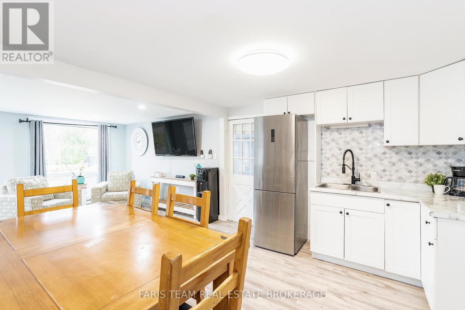 53 Playfair Drive, Tay, Ontario  L0K 2C0 - Photo 12 - S12569050