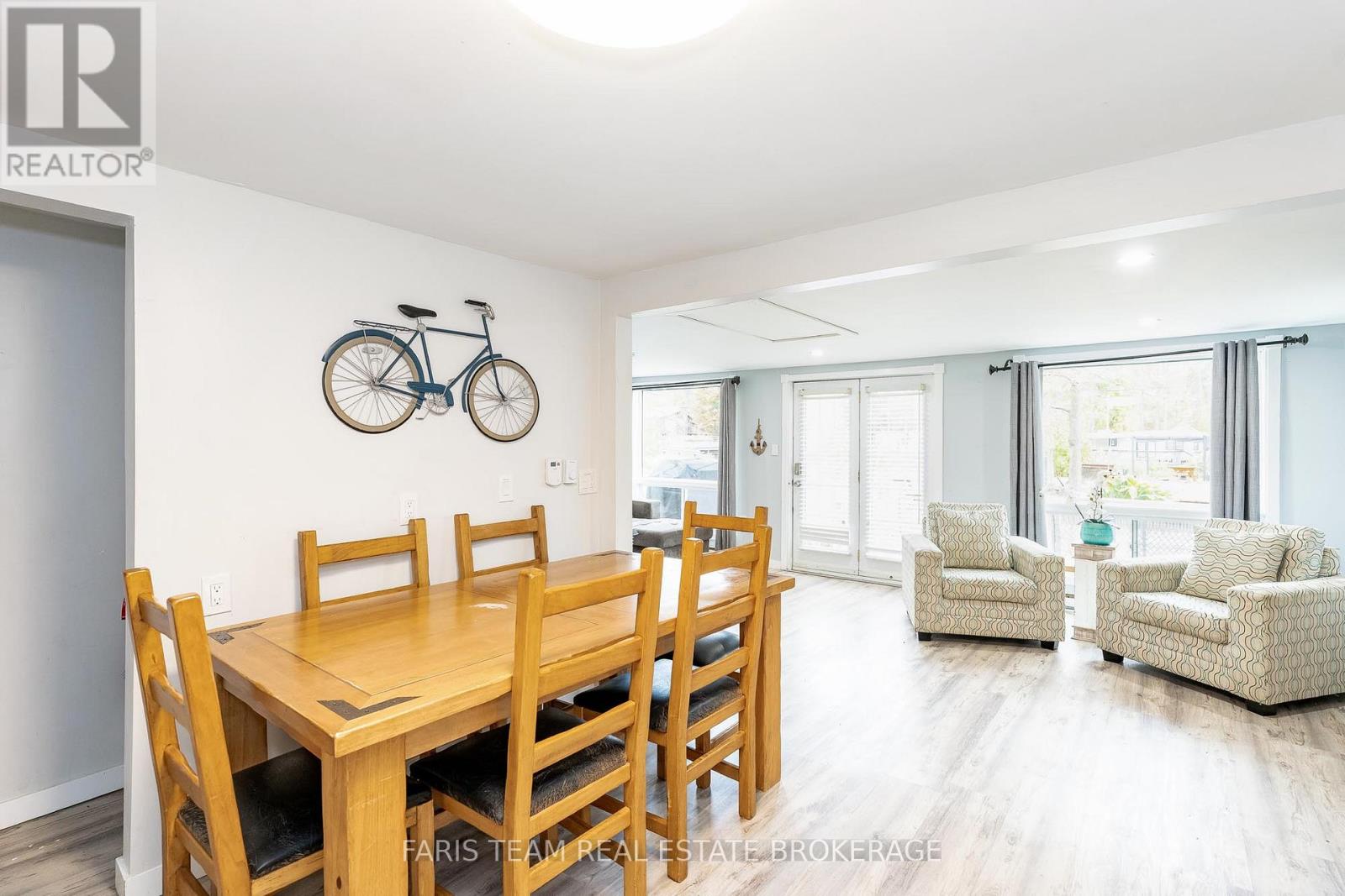 53 Playfair Drive, Tay, Ontario  L0K 2C0 - Photo 13 - S12569050