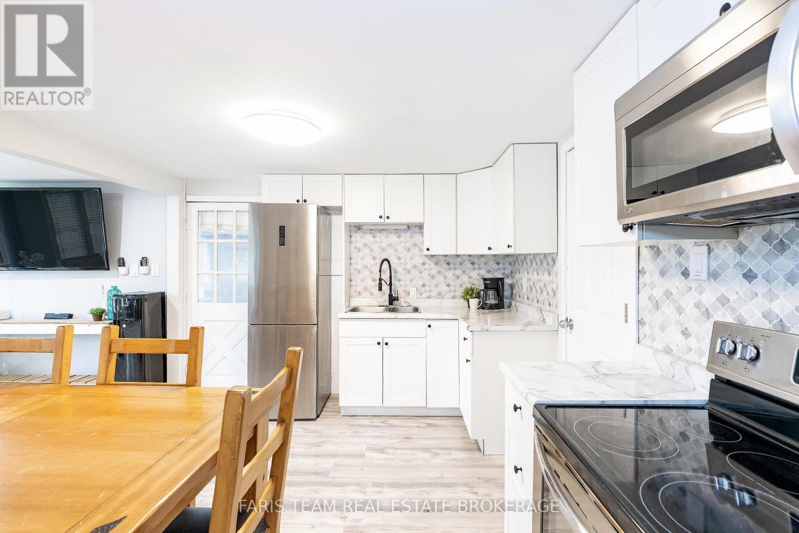 53 Playfair Drive, Tay, Ontario  L0K 2C0 - Photo 11 - S12569050