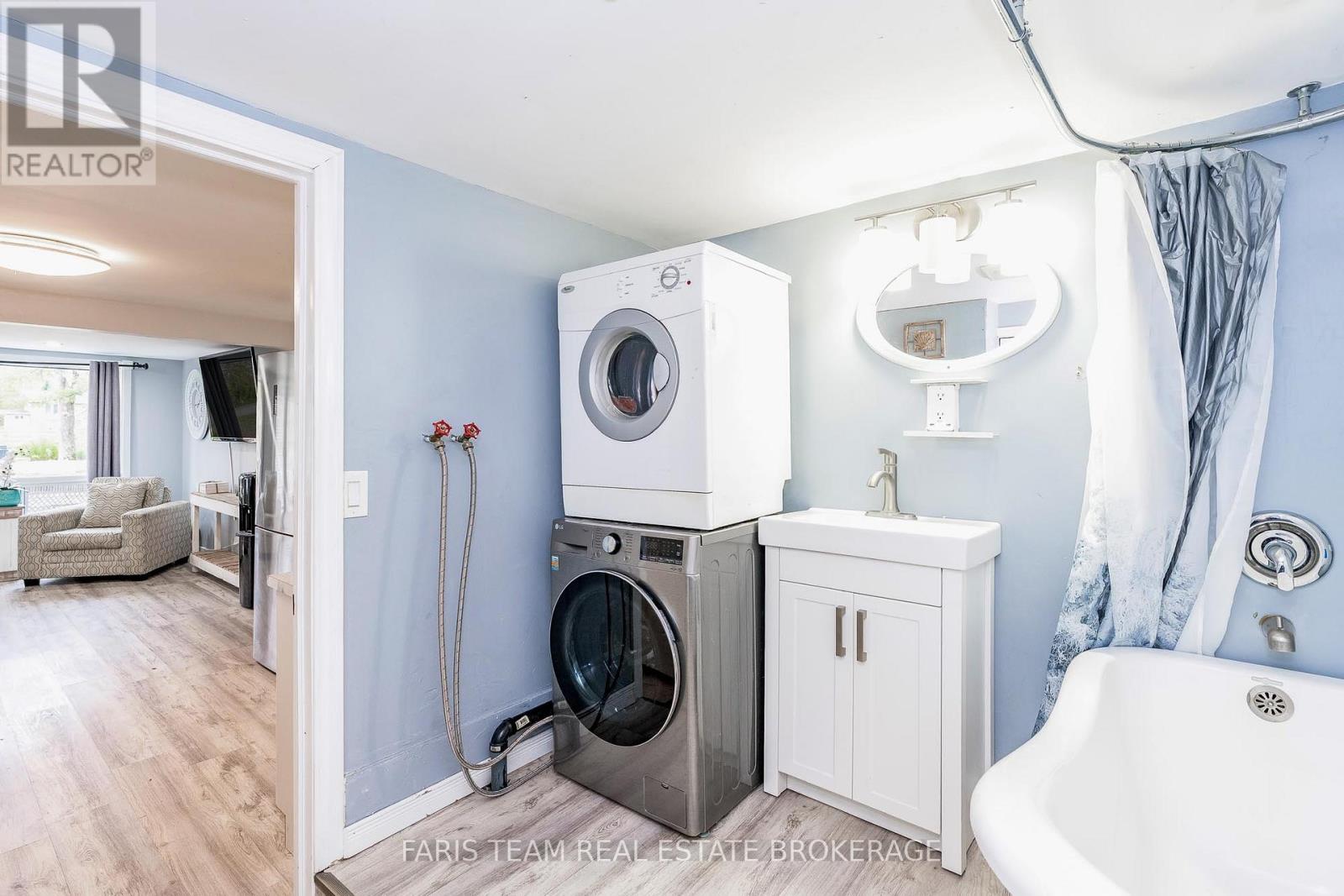 53 Playfair Drive, Tay, Ontario  L0K 2C0 - Photo 24 - S12569050