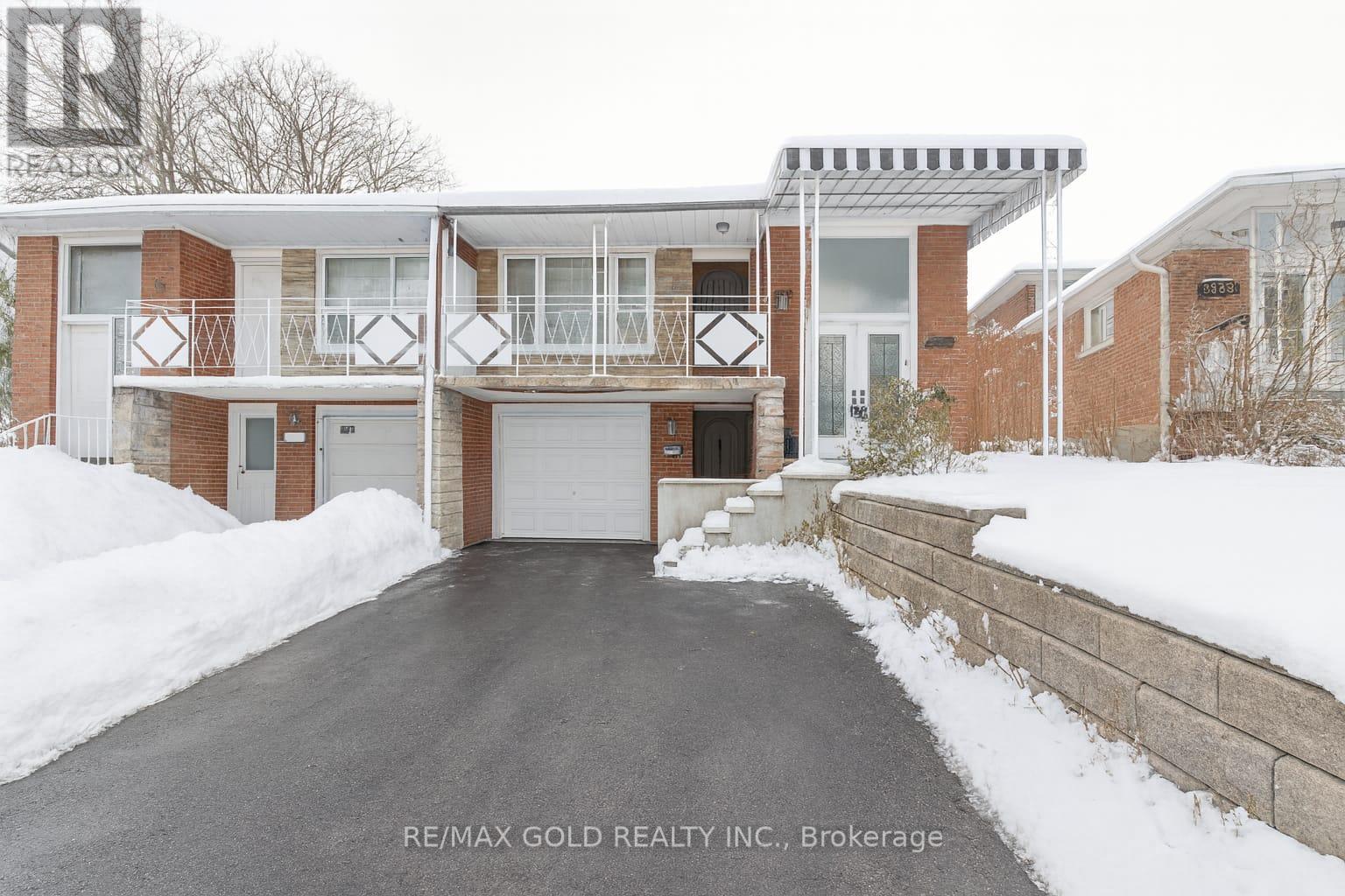 7292 Redfox Road, Mississauga, Ontario L4T 2L8 - Photo 2 - W12635712