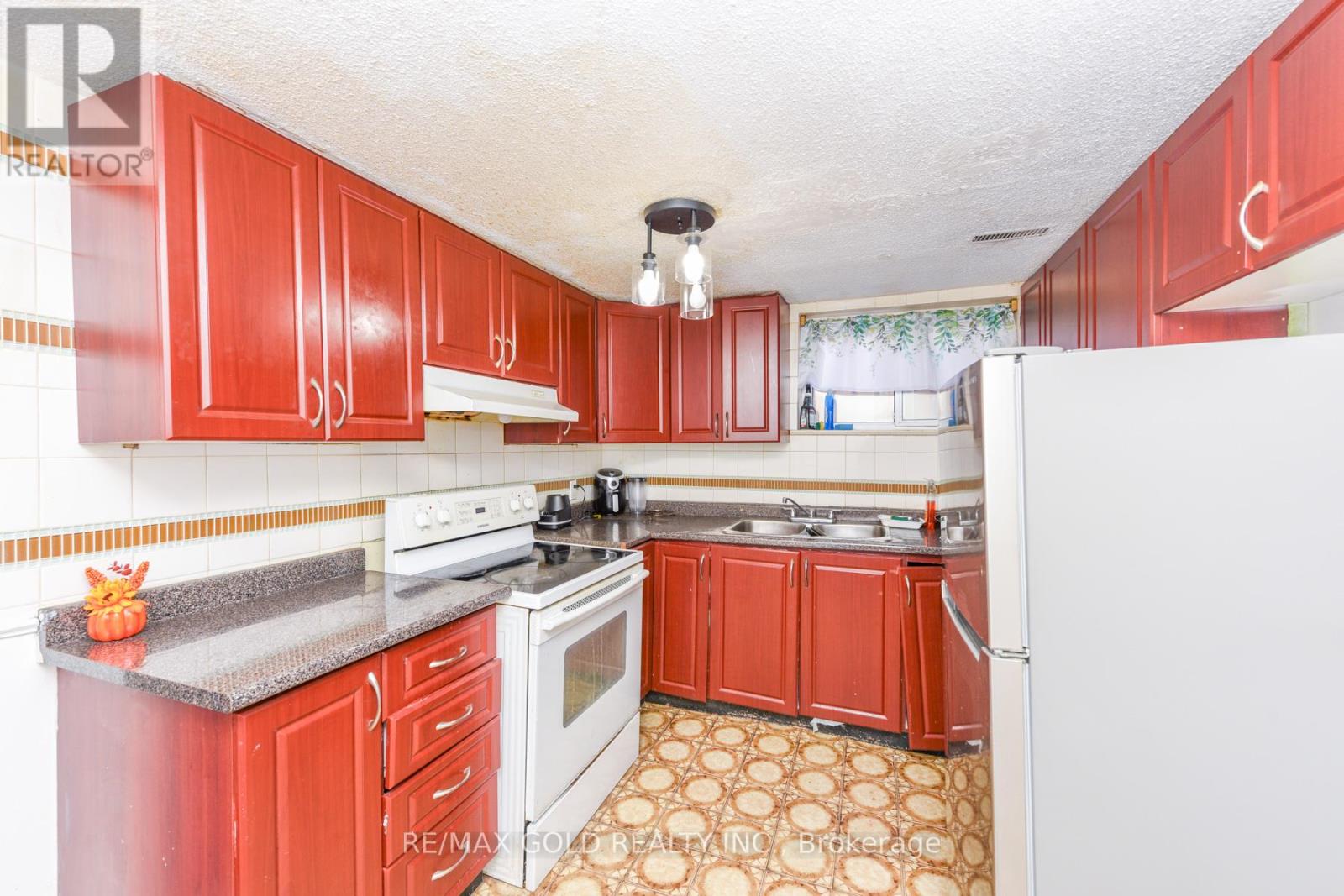 7292 Redfox Road, Mississauga, Ontario L4T 2L8 - Photo 38 - W12635712