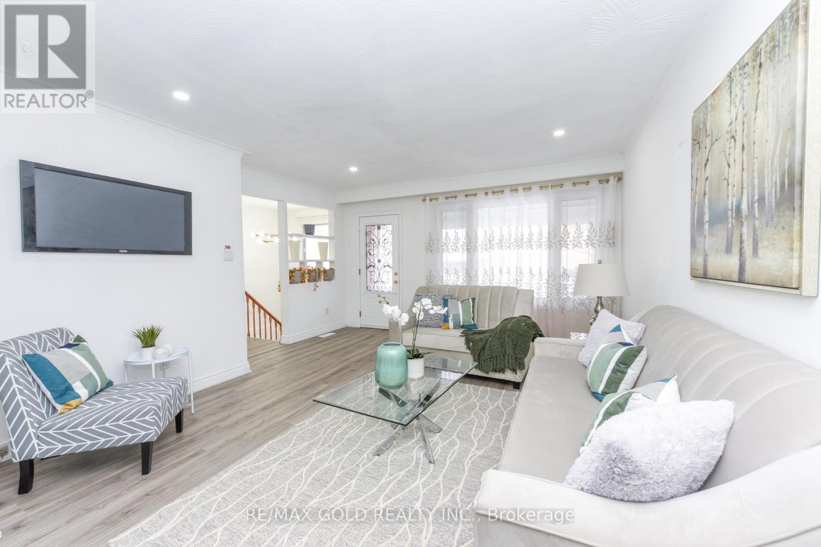 7292 Redfox Road, Mississauga, Ontario L4T 2L8 - Photo 6 - W12635712