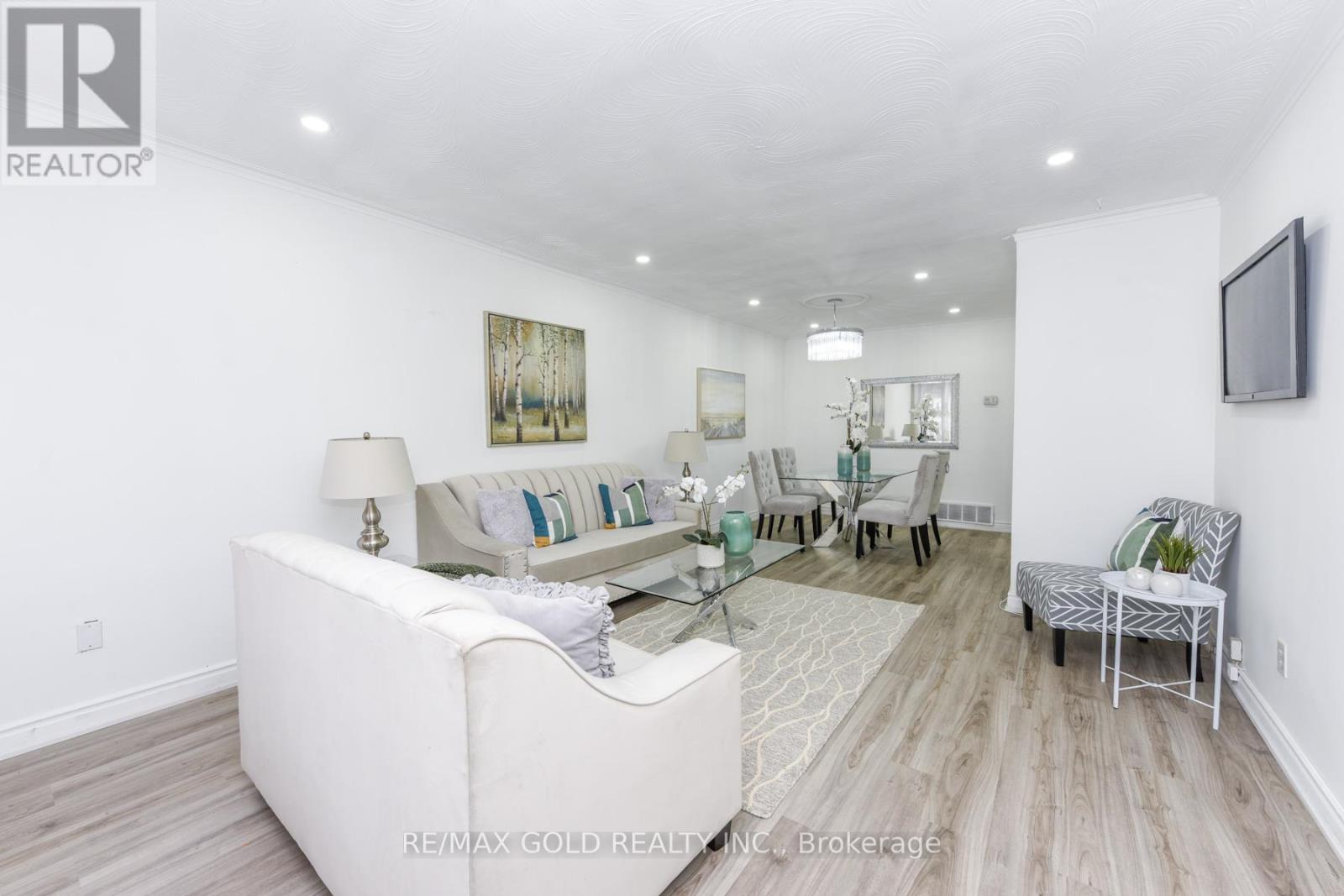 7292 Redfox Road, Mississauga, Ontario L4T 2L8 - Photo 8 - W12635712