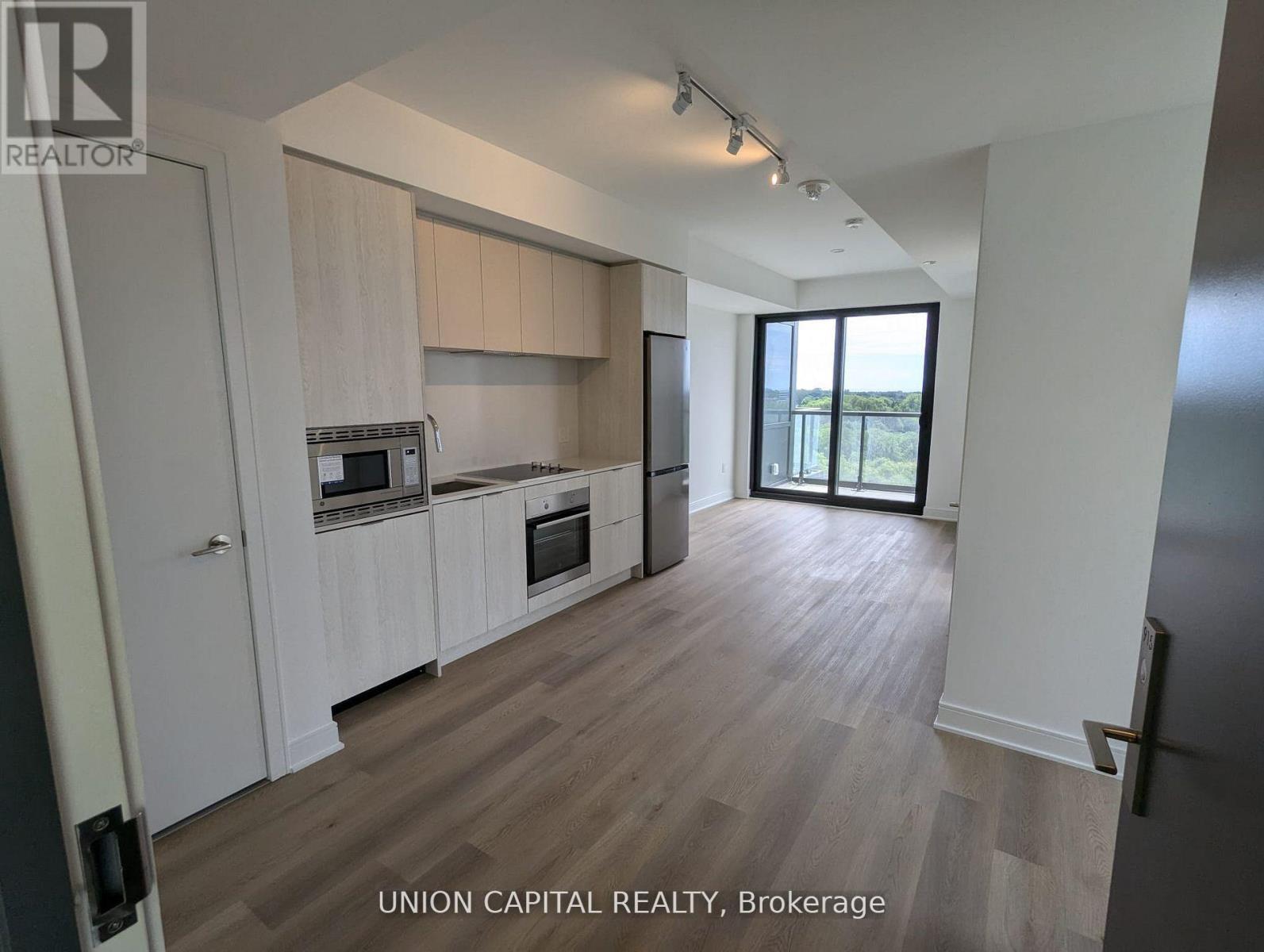 915 - 86 Dundas Street E, Mississauga (Cooksville), Ontario  L5A 0B1 - Photo 3 - W12635752