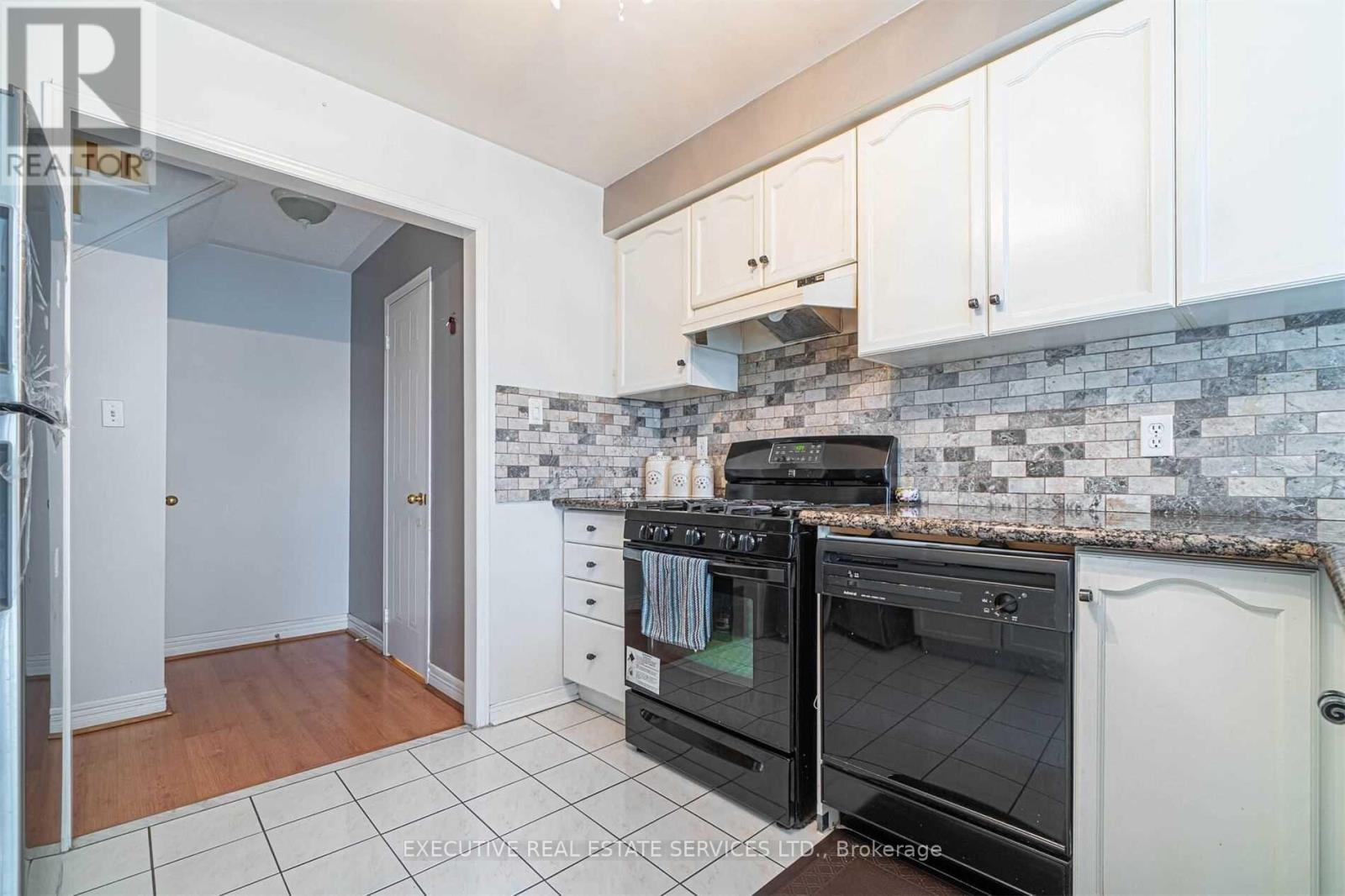 141 Chipmunk Crescent, Brampton, Ontario  L6R 1B7 - Photo 16 - W12635760