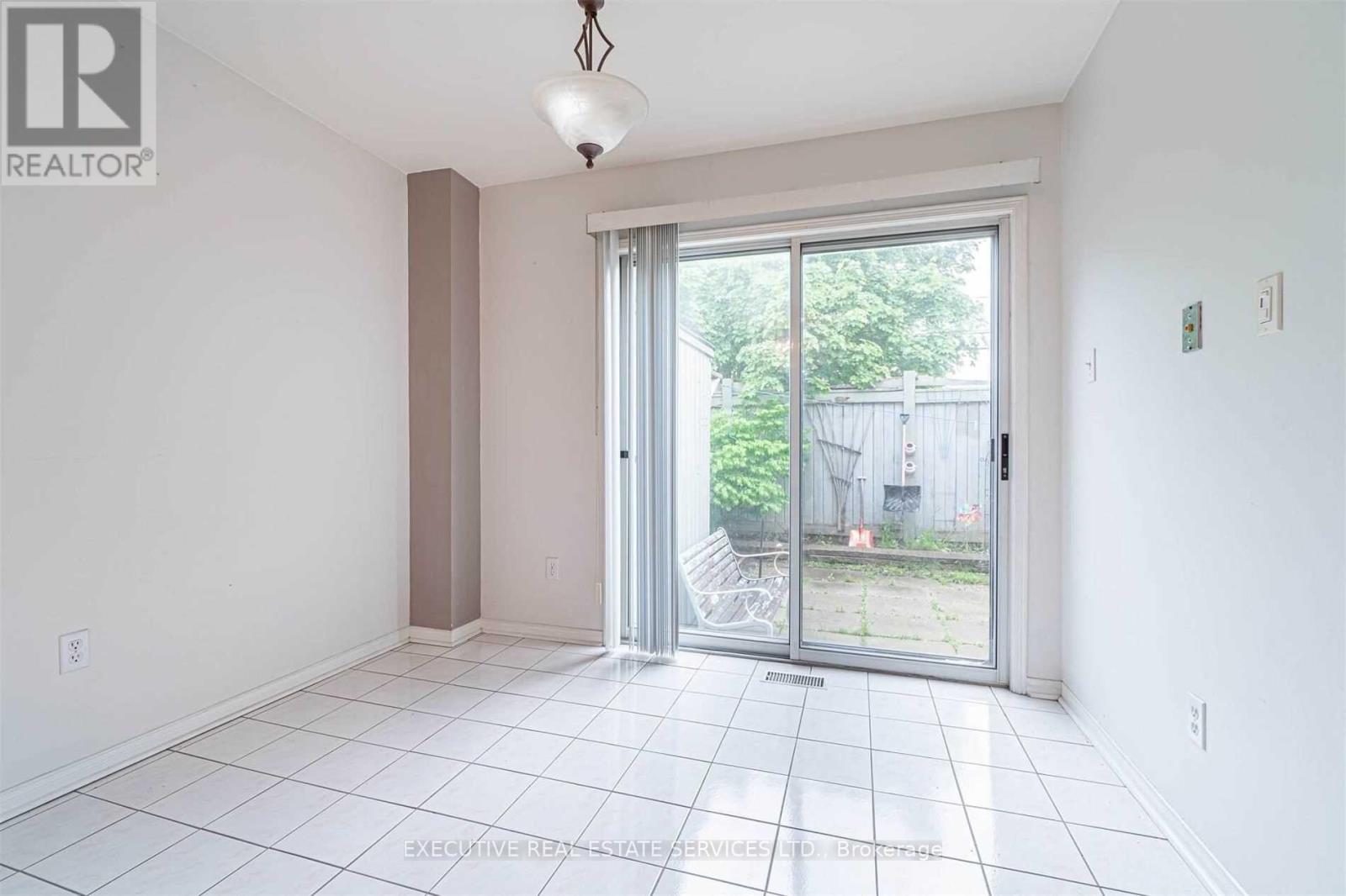 141 Chipmunk Crescent, Brampton, Ontario  L6R 1B7 - Photo 17 - W12635760