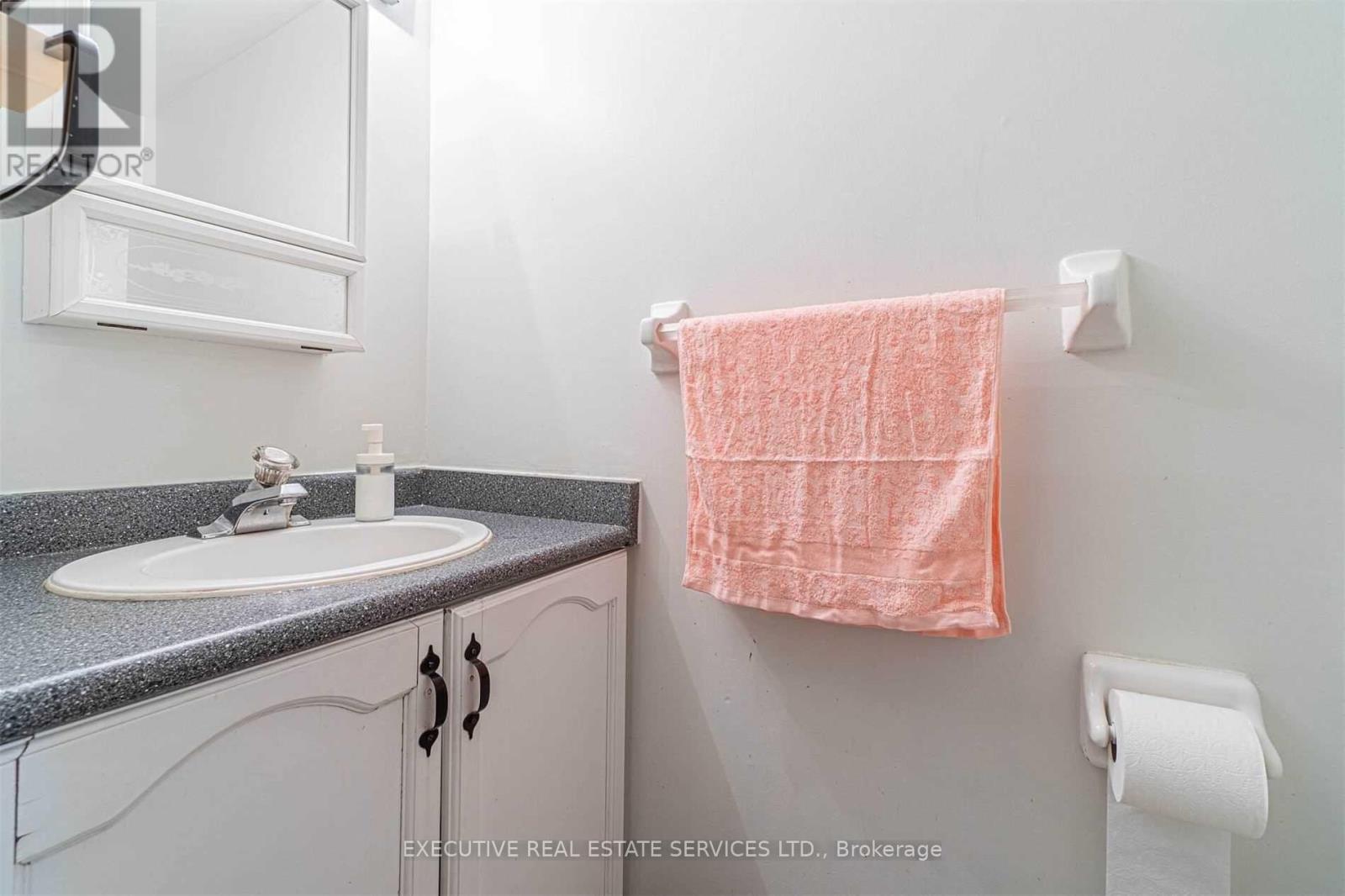 141 Chipmunk Crescent, Brampton, Ontario  L6R 1B7 - Photo 20 - W12635760