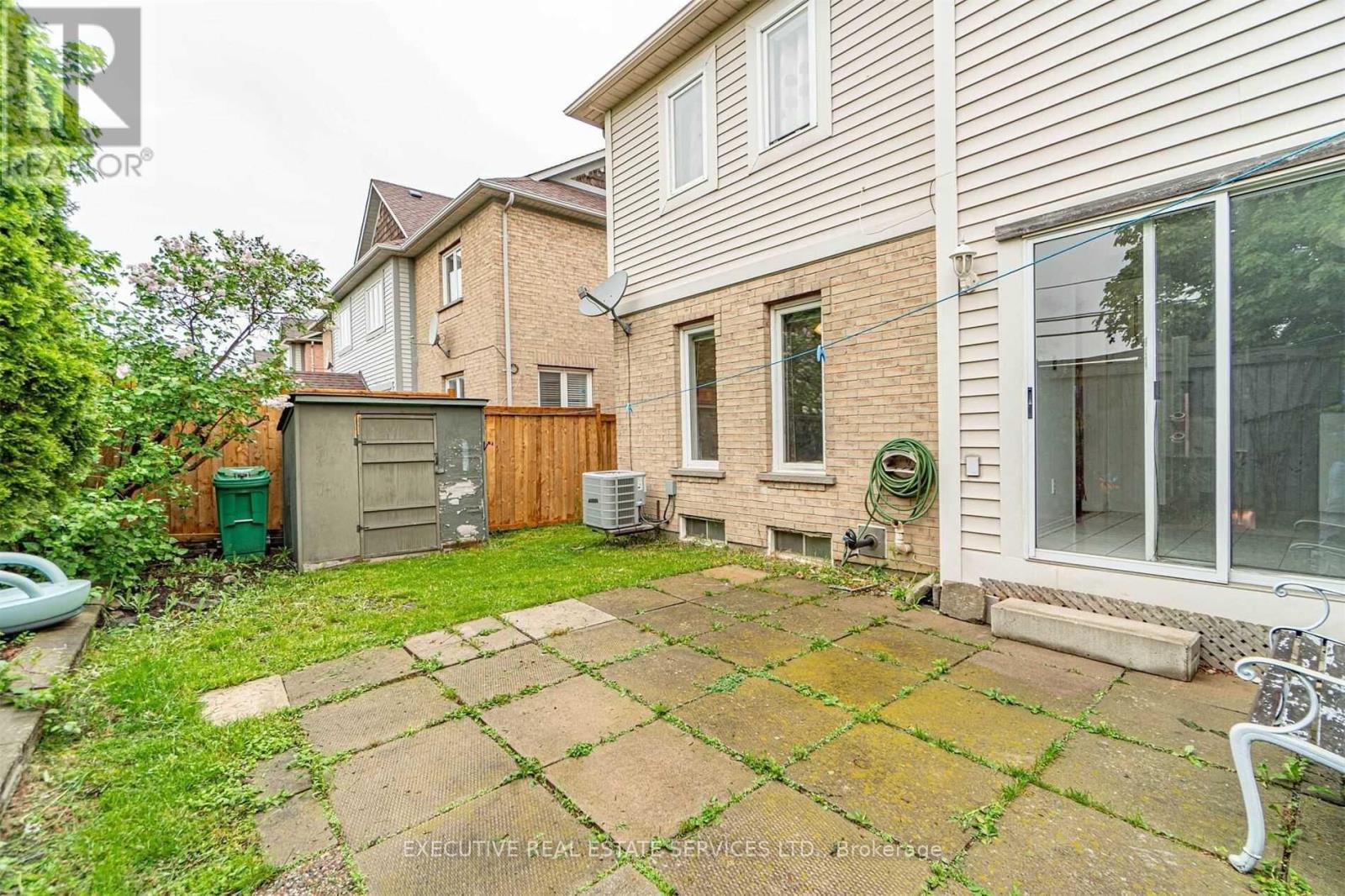 141 Chipmunk Crescent, Brampton, Ontario  L6R 1B7 - Photo 35 - W12635760