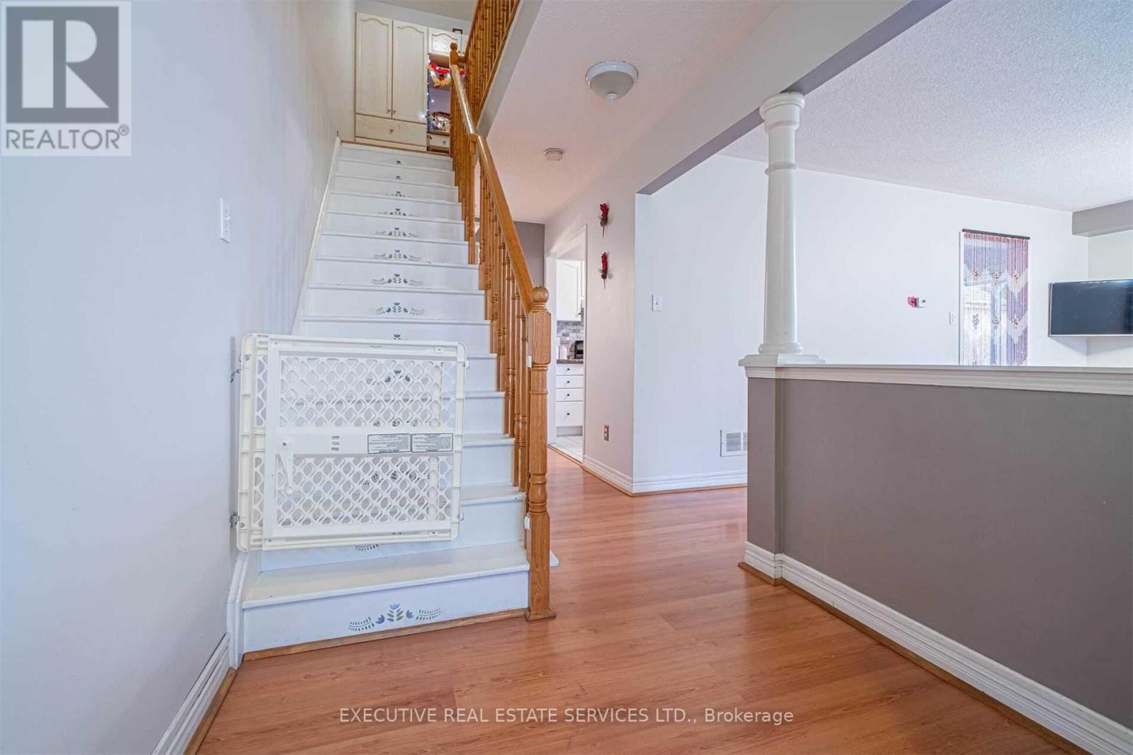 141 Chipmunk Crescent, Brampton, Ontario  L6R 1B7 - Photo 5 - W12635760