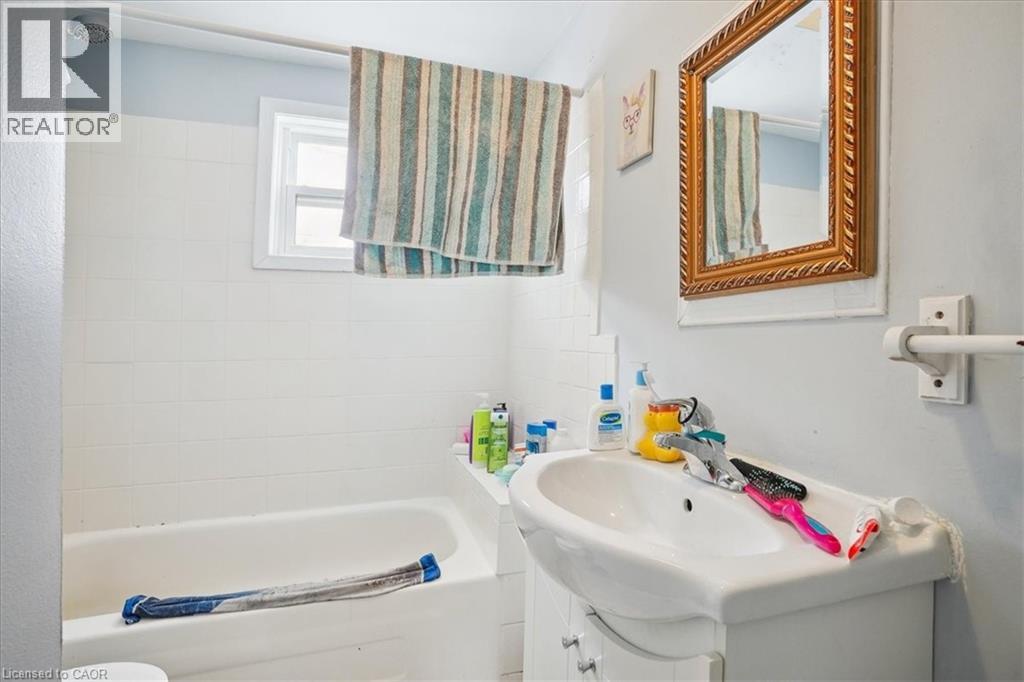 63 Pelham Road, St. Catharines, Ontario  L2S 1R6 - Photo 22 - 40774984