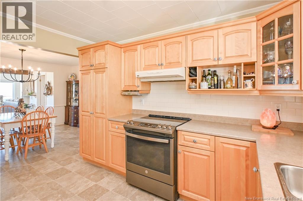 245 Saint-Pierre E Boulevard, Caraquet, New Brunswick  E1W 1B1 - Photo 19 - NB131309