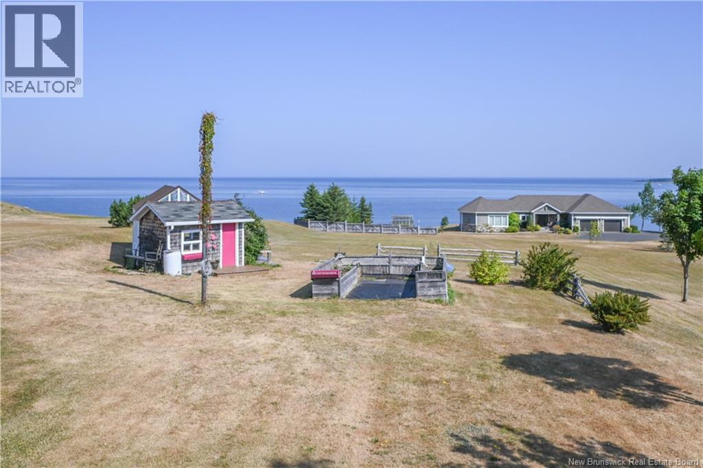 245 Saint-Pierre E Boulevard, Caraquet, New Brunswick  E1W 1B1 - Photo 11 - NB131309