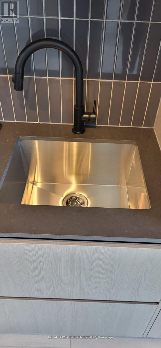 2108 - 1285 Dupont Street N, Toronto, Ontario  M6H 2A6 - Photo 15 - W12602868