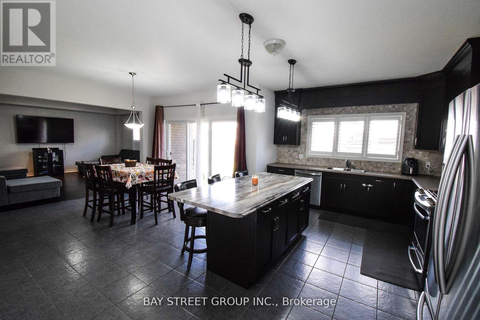 490 Silverwood Avenue, Welland (Coyle Creek), Ontario  L3C 0C6 - Photo 12 - X12635720