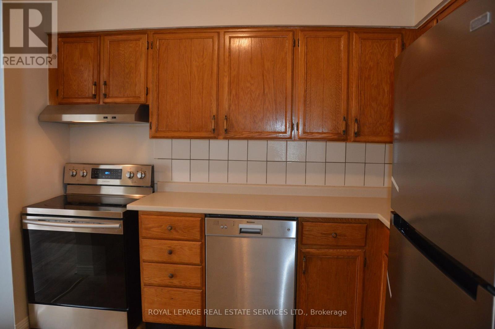 24 - 280 Limeridge Road E, Hamilton (Bruleville), Ontario  L9A 2S7 - Photo 5 - X12635726