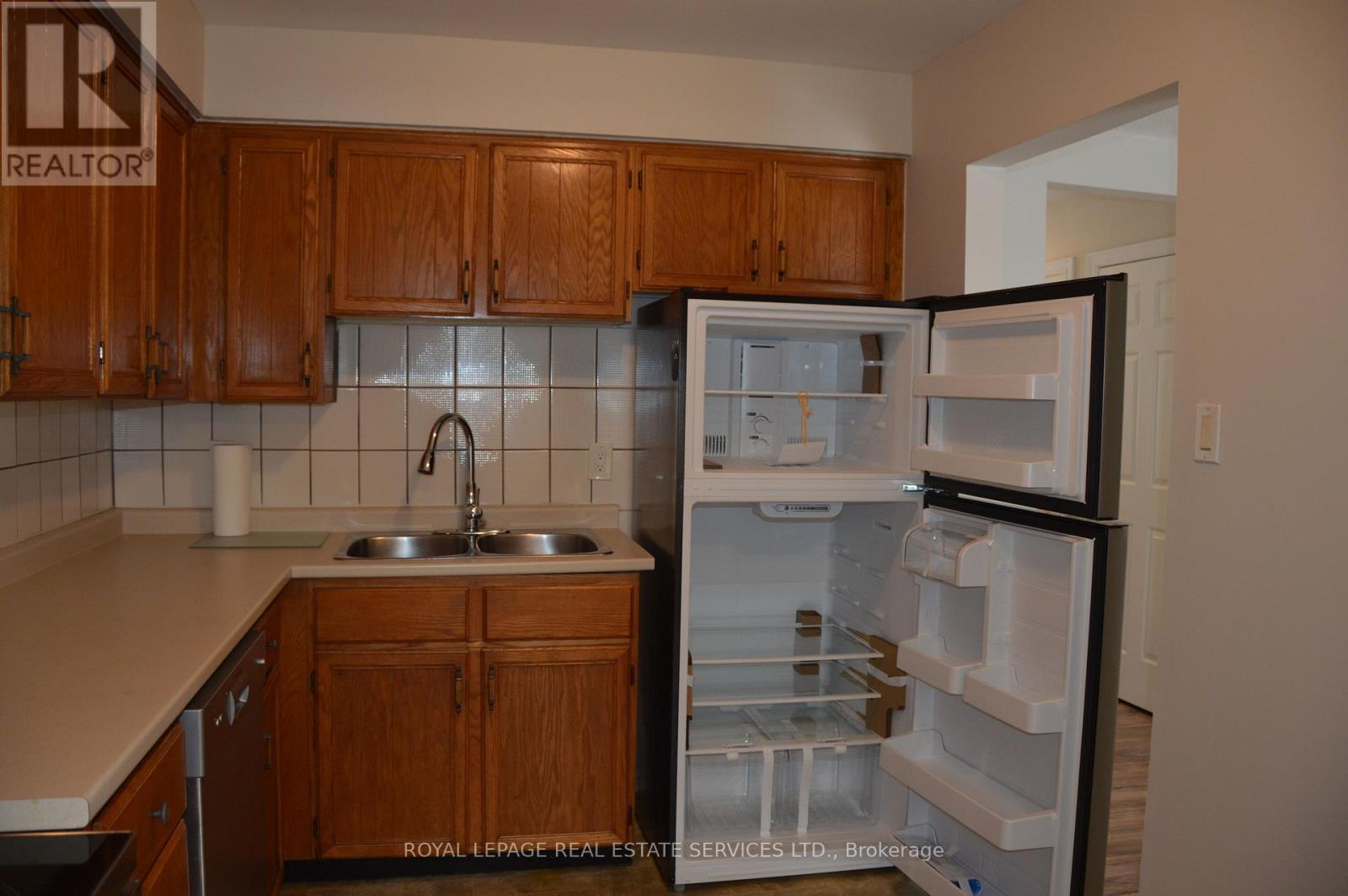 24 - 280 Limeridge Road E, Hamilton (Bruleville), Ontario  L9A 2S7 - Photo 7 - X12635726