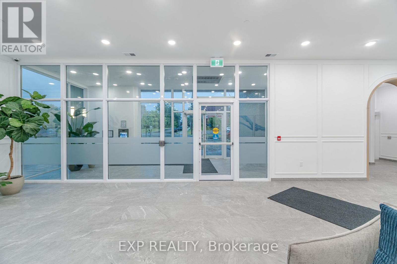 903 - 71 Wyndham Street S, Guelph (St. Patrick's Ward), Ontario  N1E 5R3 - Photo 2 - X12635758