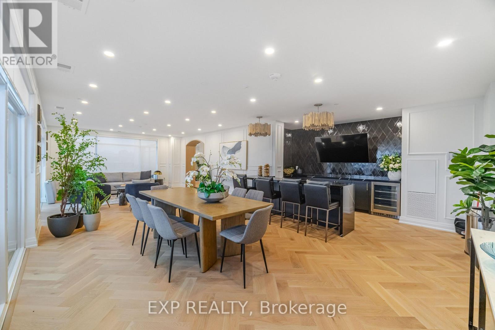 903 - 71 Wyndham Street S, Guelph (St. Patrick's Ward), Ontario  N1E 5R3 - Photo 4 - X12635758