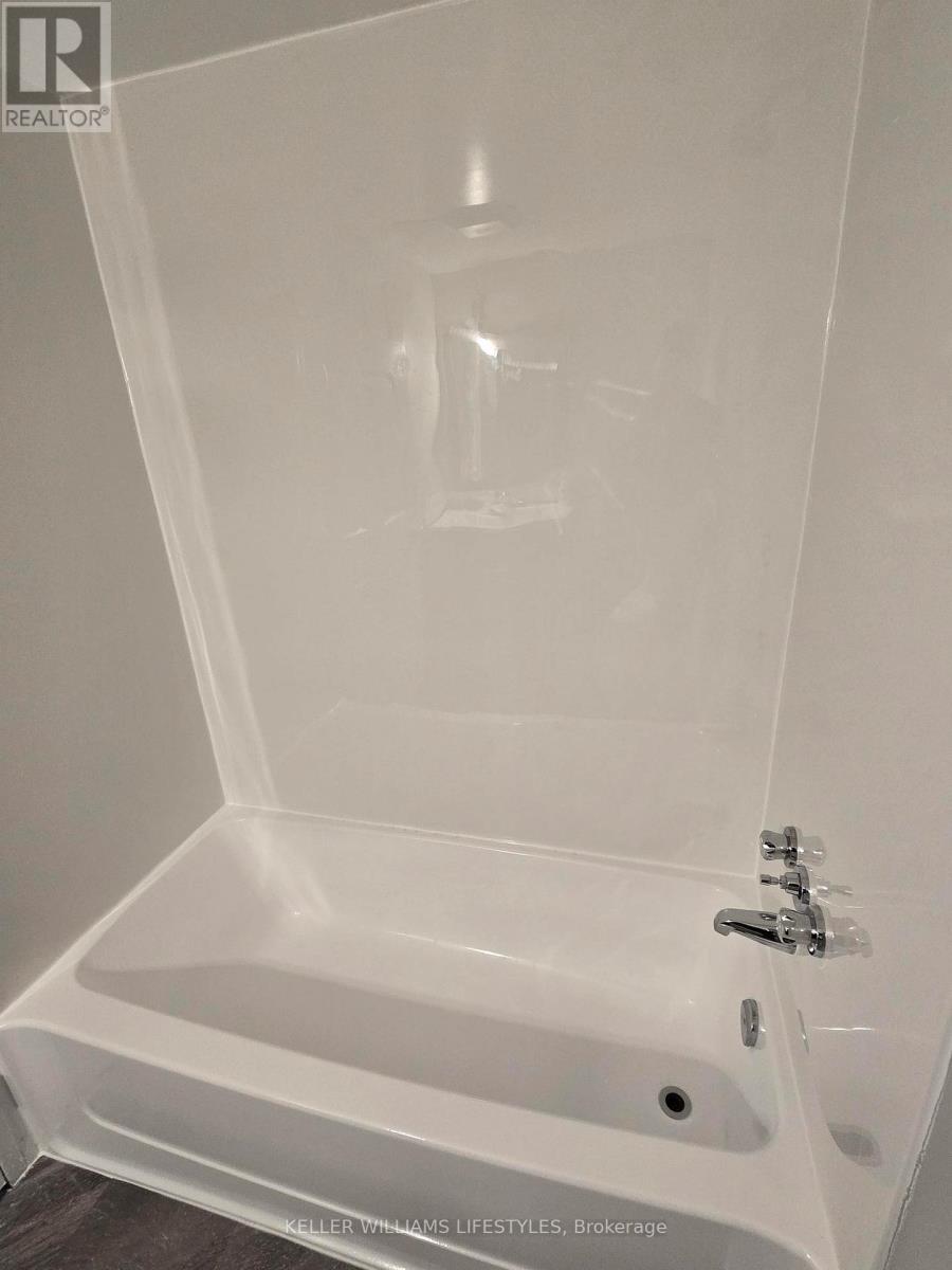 206 - 323 Colborne Street, London East, Ontario  N6B 3N8 - Photo 10 - X12635900