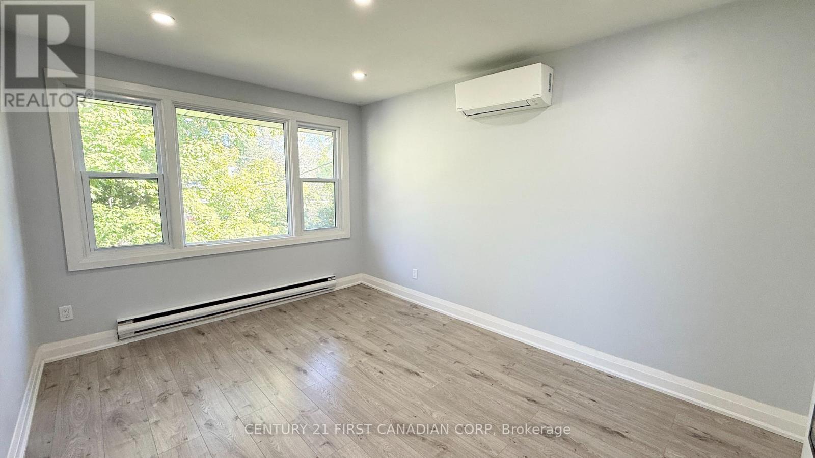 Upper Apartment - 17 Carfrae Crescent, London South, Ontario  N6C 4A8 - Photo 13 - X12635922