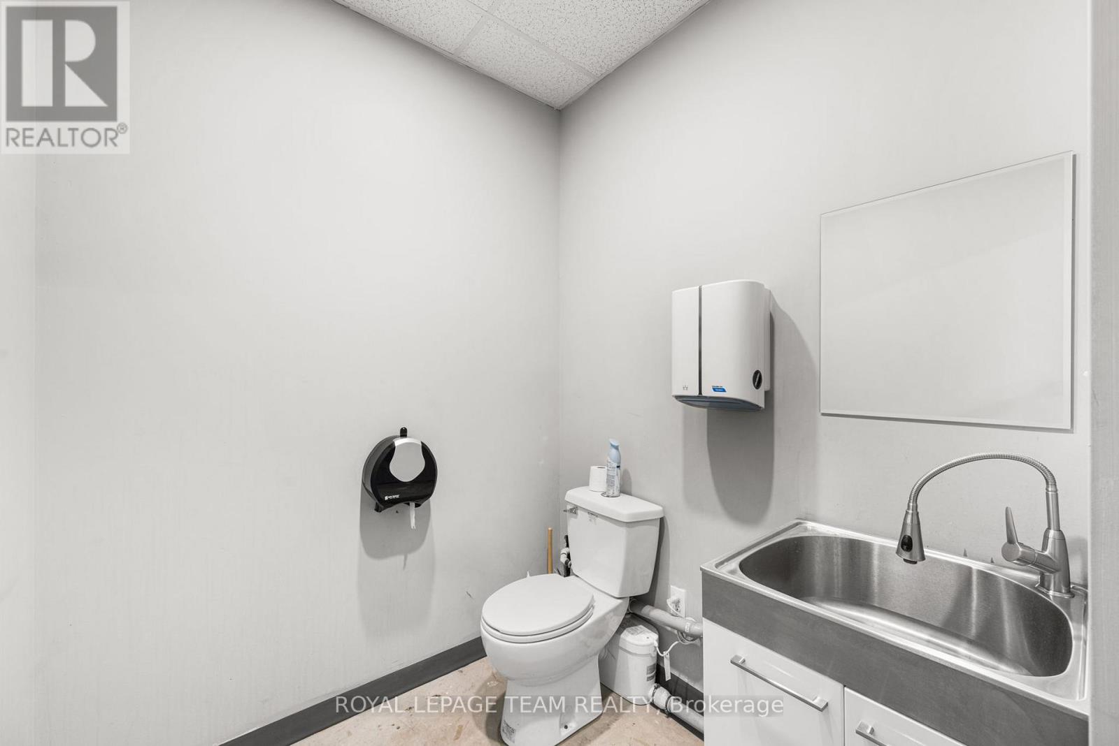 1392 Cyrville Road, Ottawa, Ontario  K1B 3L9 - Photo 10 - X12635872