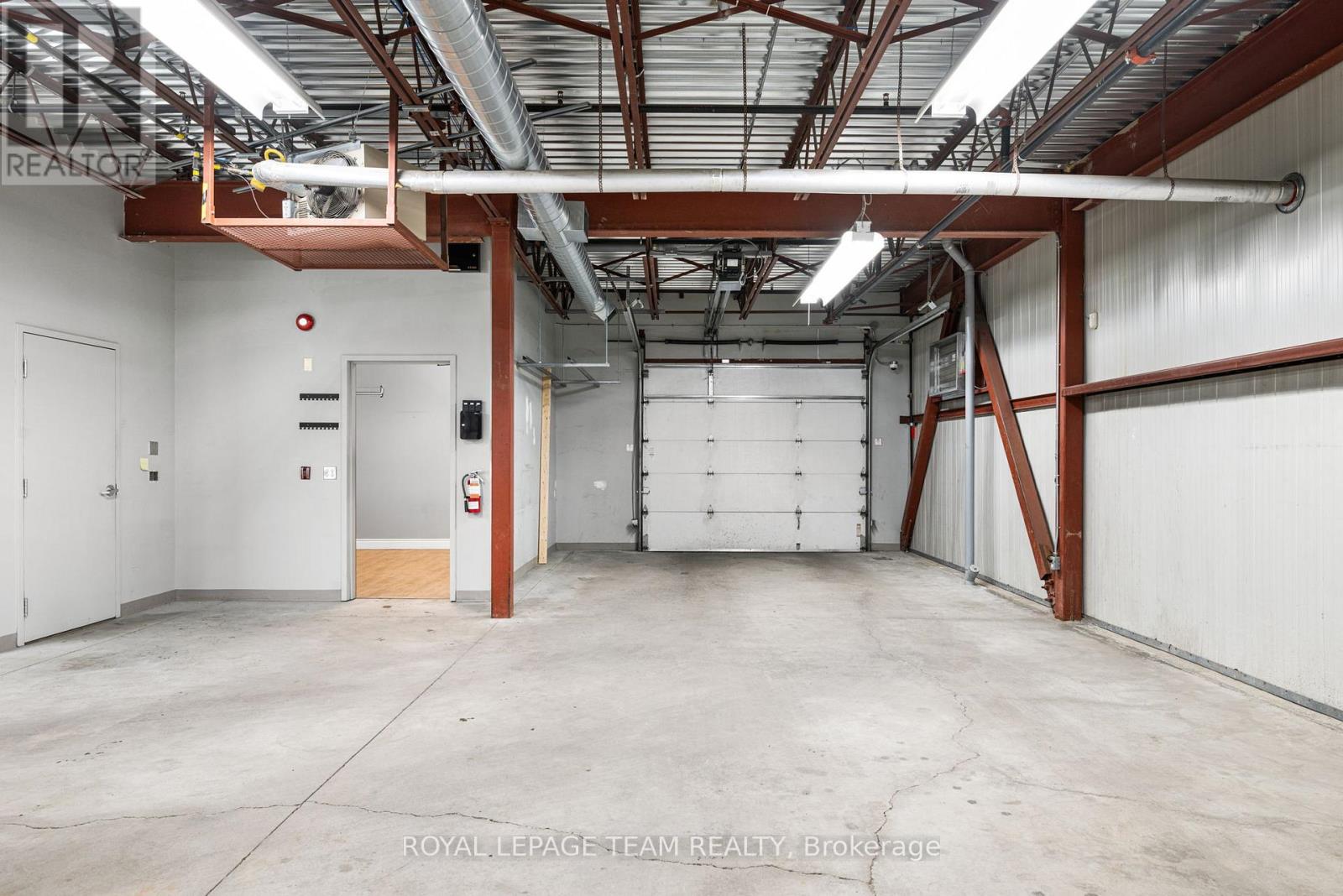 1392 Cyrville Road, Ottawa, Ontario  K1B 3L9 - Photo 5 - X12635872